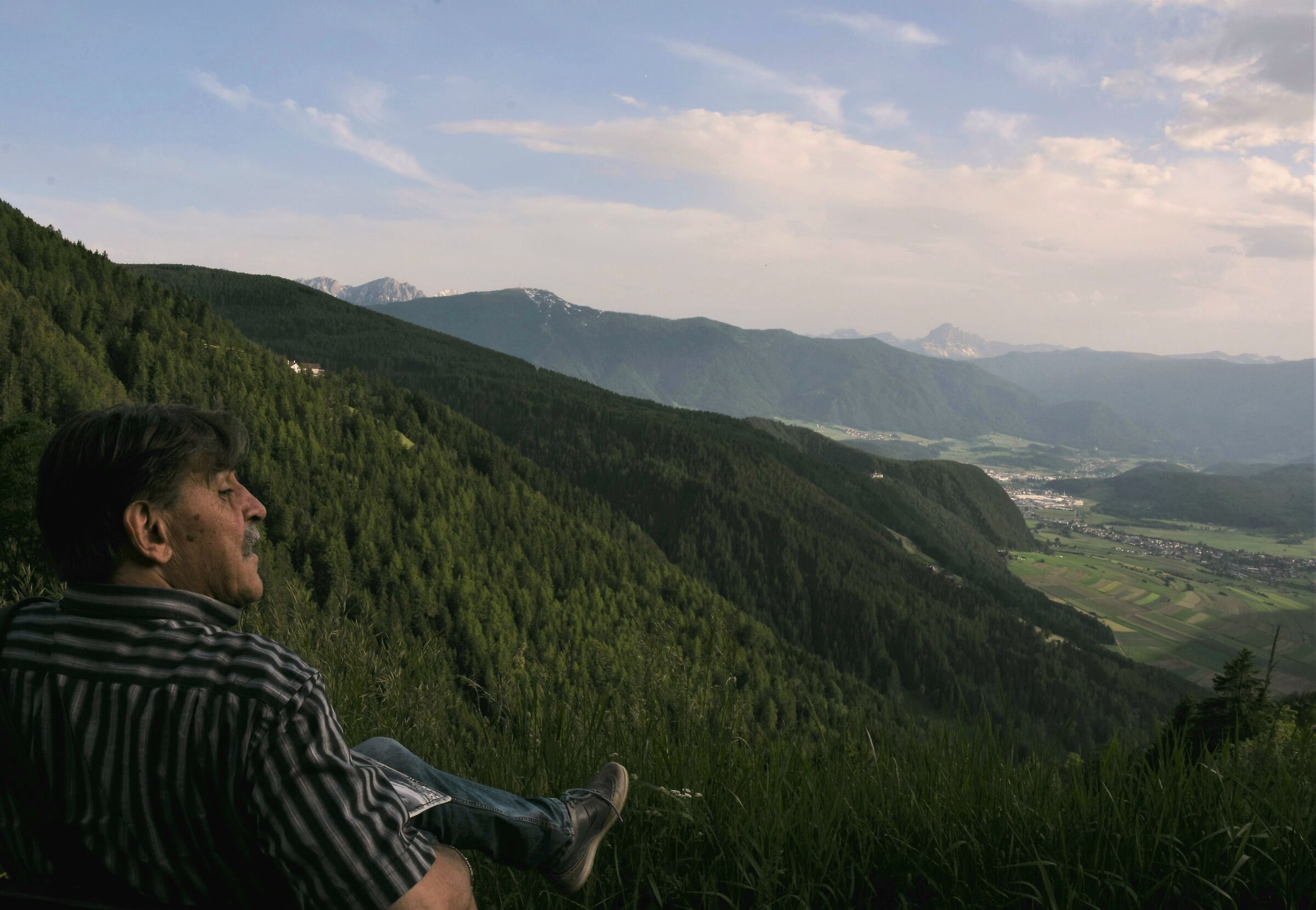 suspended looking at its mountains