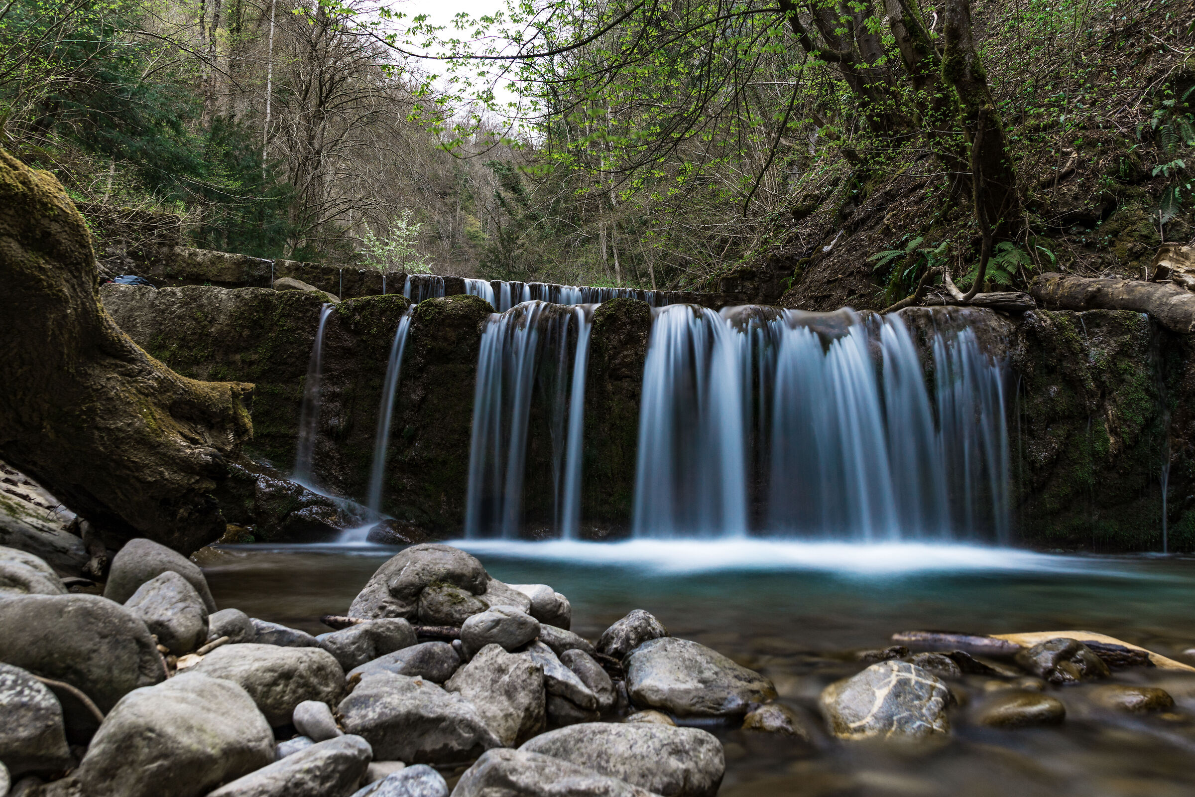 Gorges du Chauderon, Dos