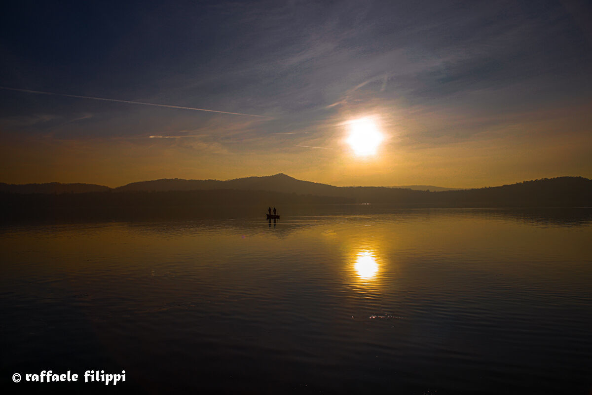 Sunset with fishermen - Lake Viverone