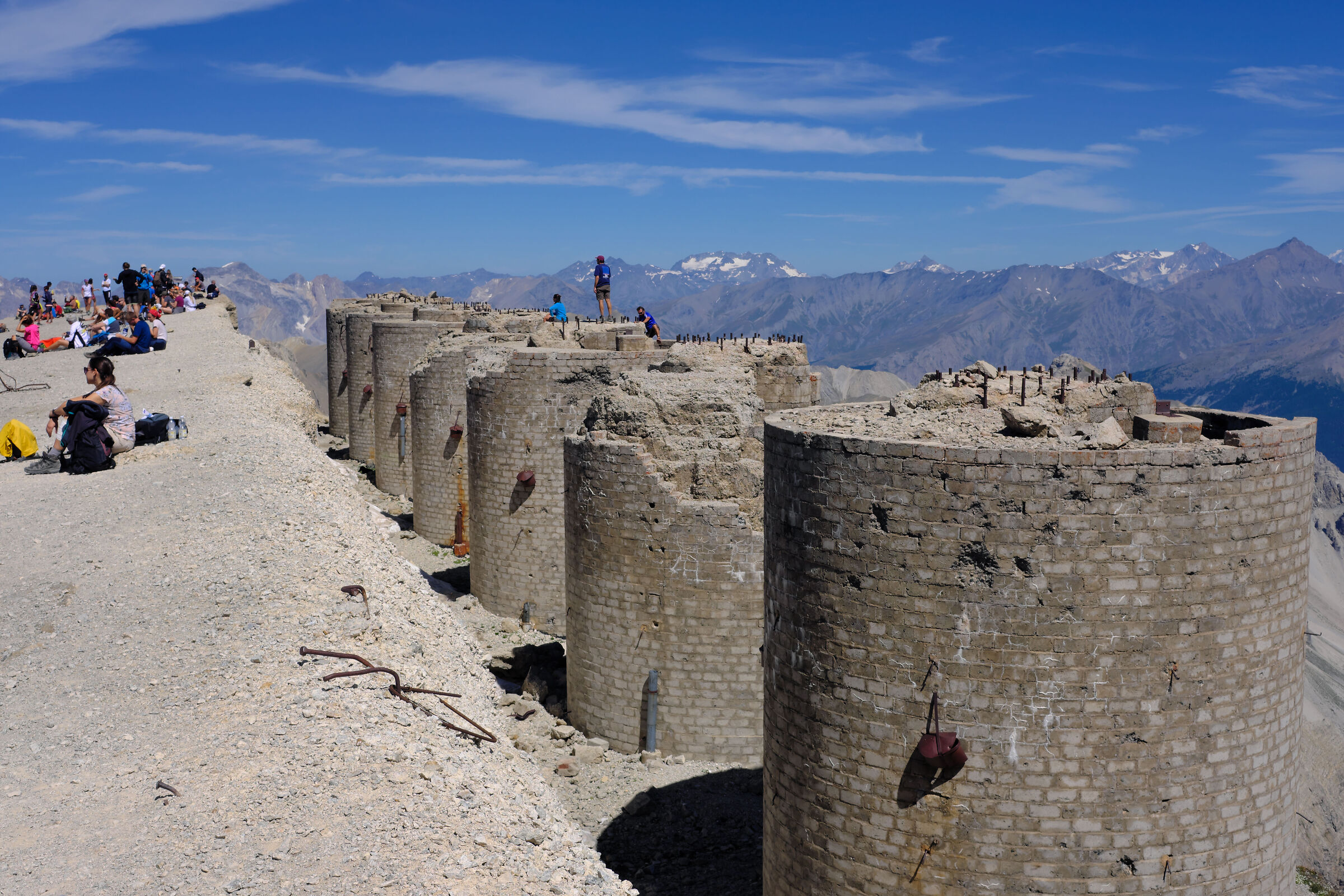 resti delle batterie di cannoni a 3131 mt.