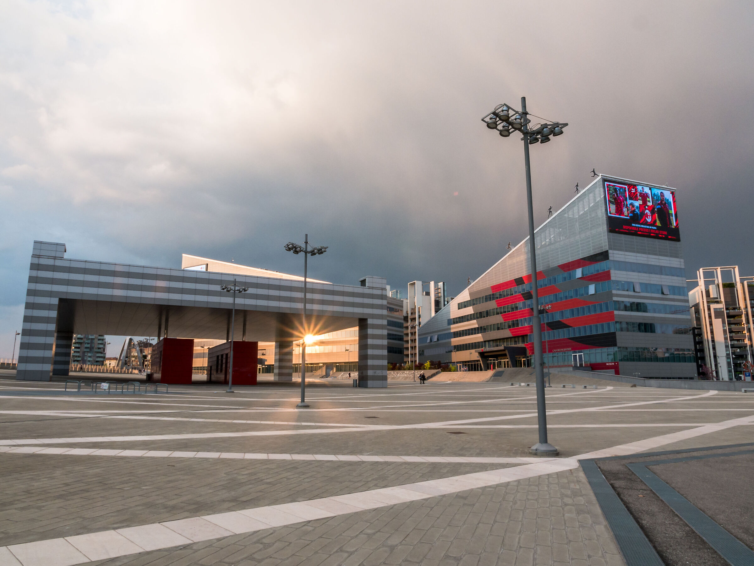 Piazza Gino Valle (Portello) - Milan