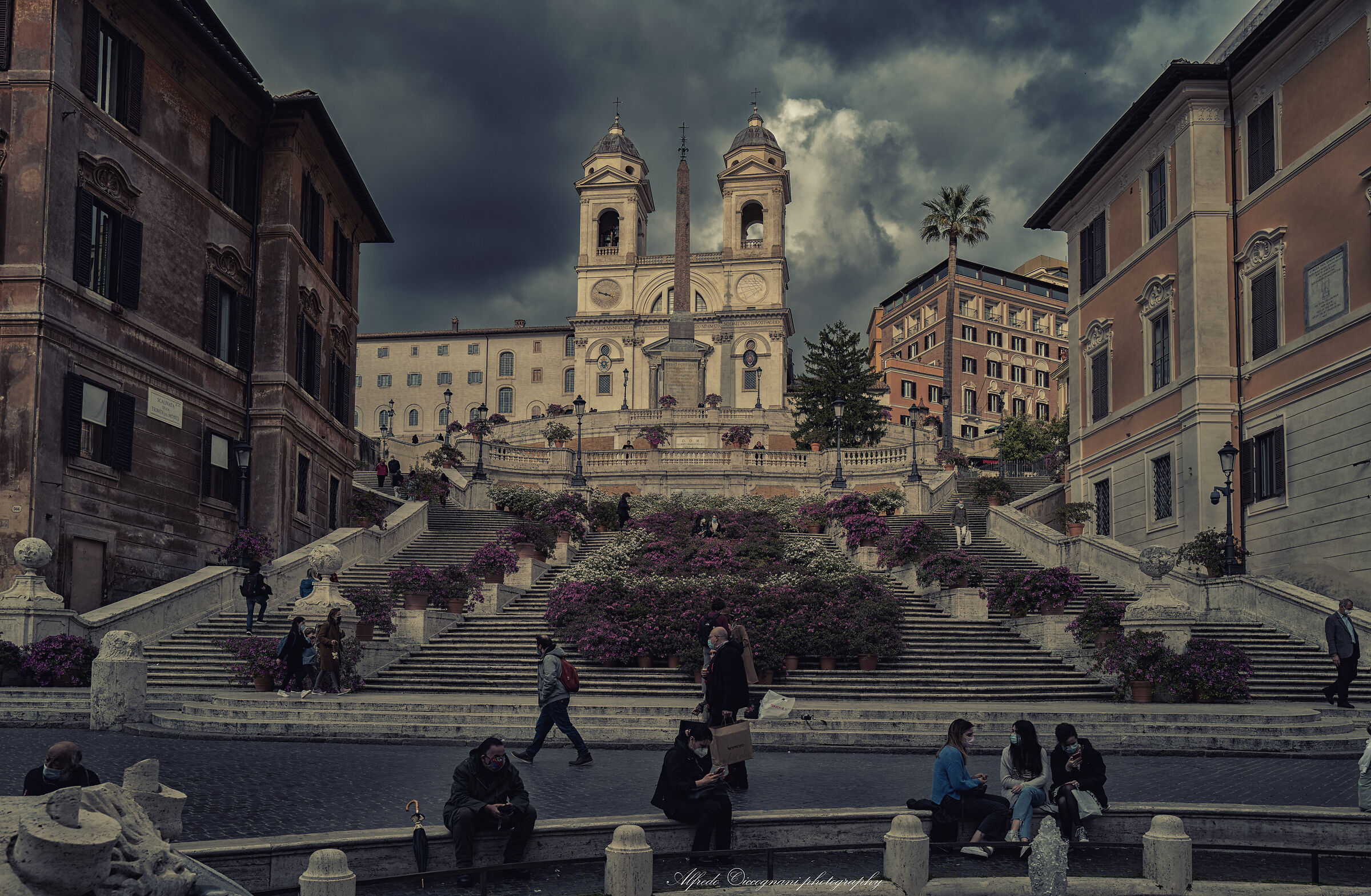Place d'Espagne, Dos