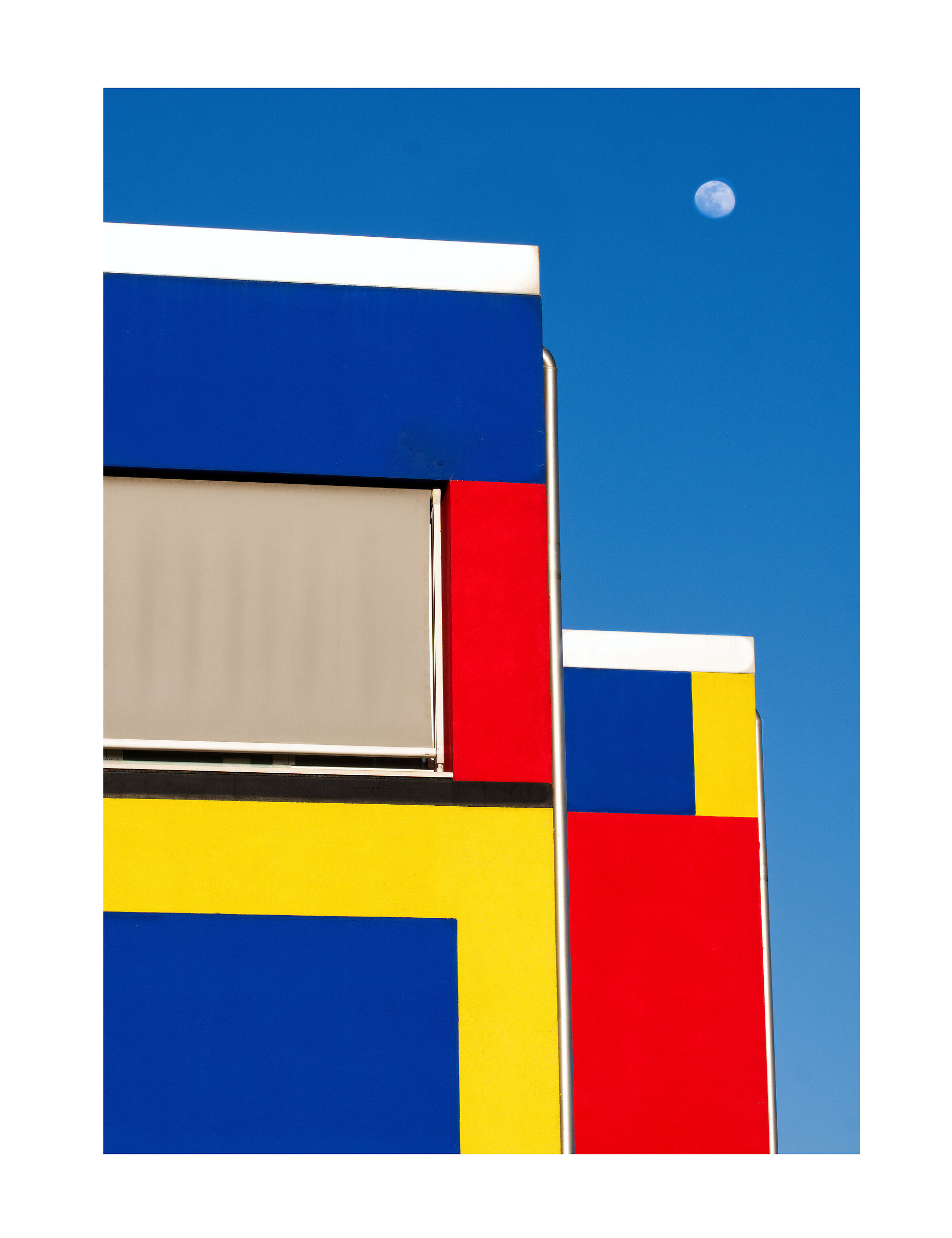 Colours and the moon