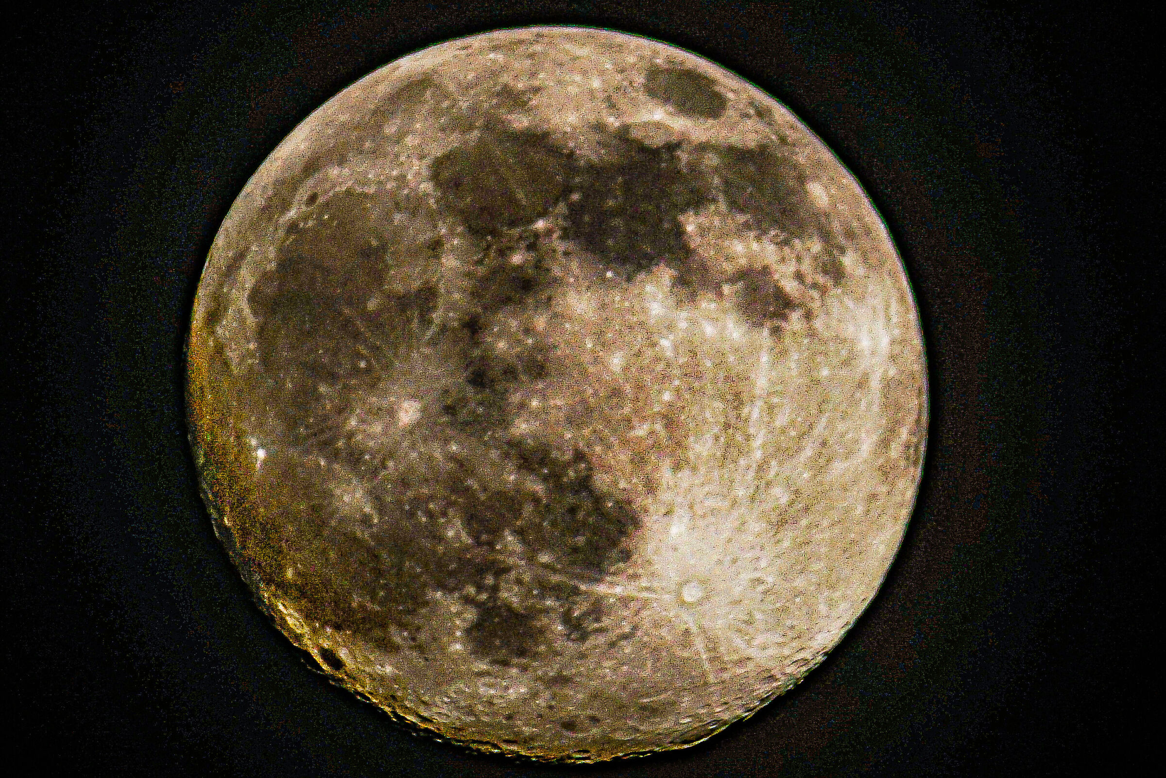 misteriosa e affascinante... facile perdersi in te.....