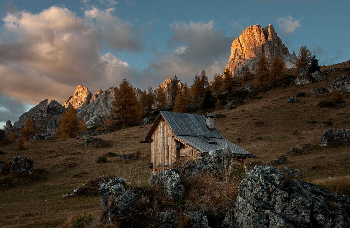 Studio apartment overlooking mountains ceded for the end of ...