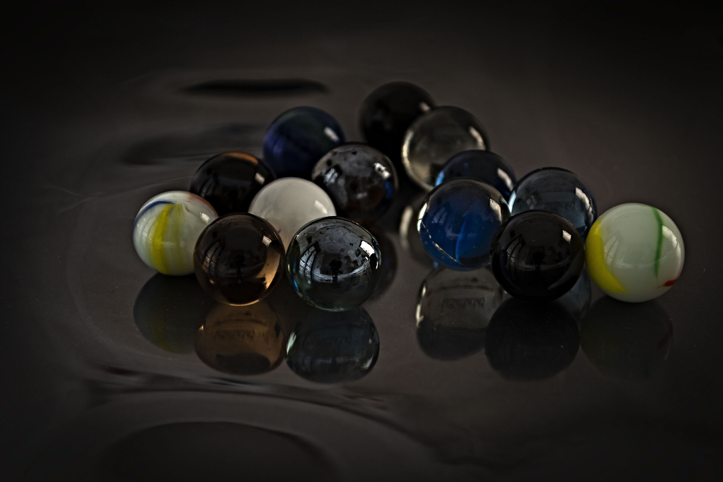 sfere di vetro colorate