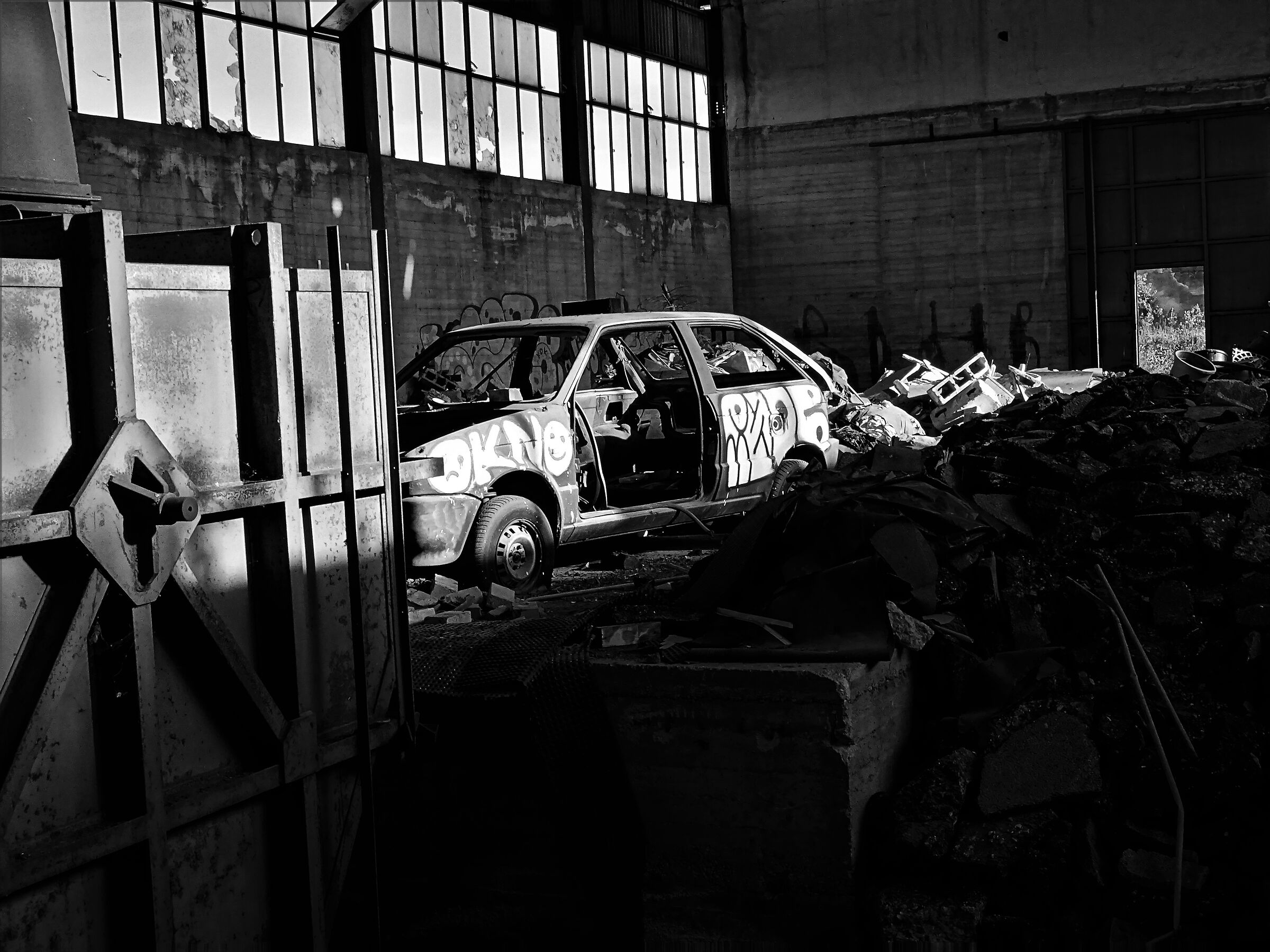 fabbrica abbandonata 3