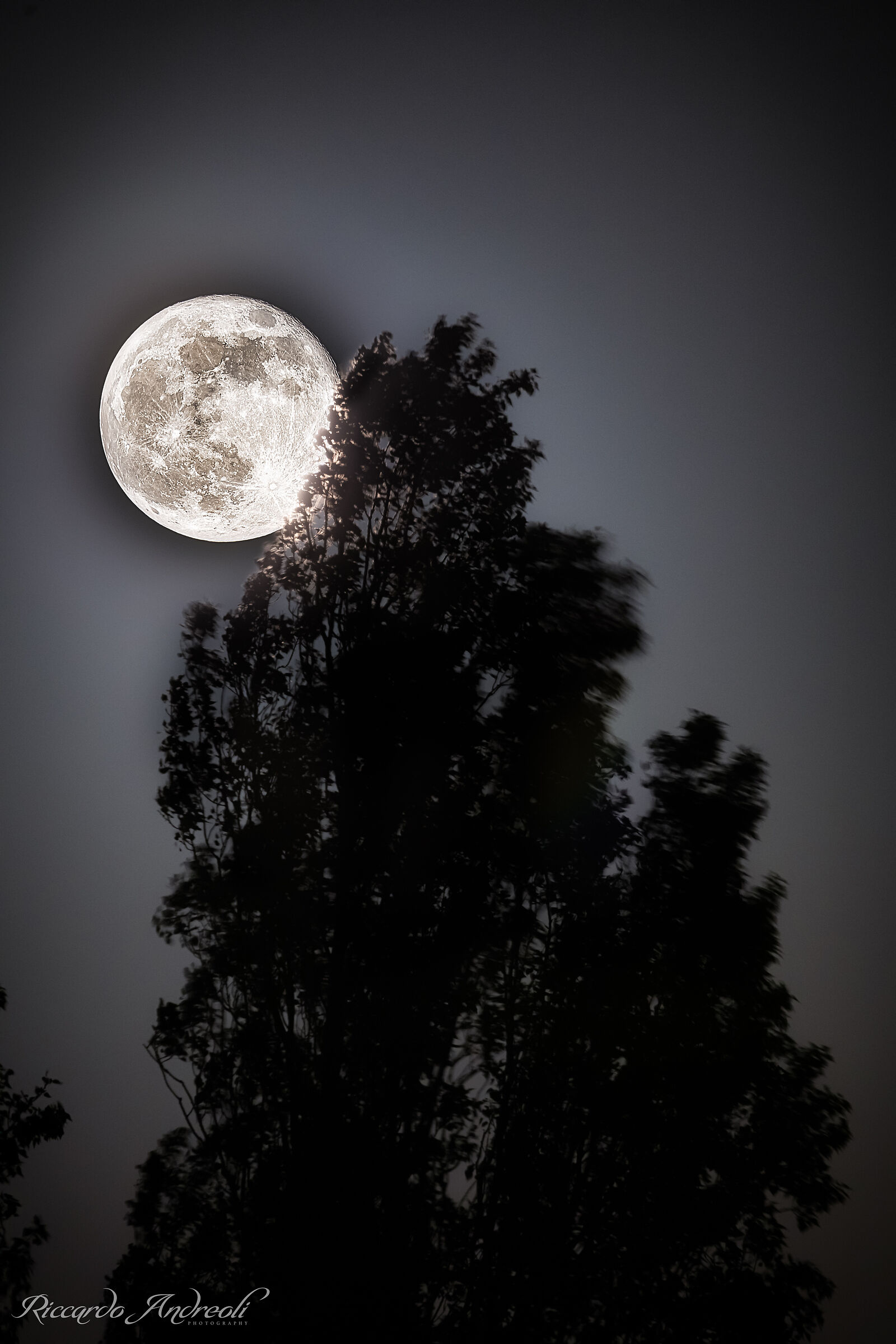 Supermoon April 27 - a window of opportunity