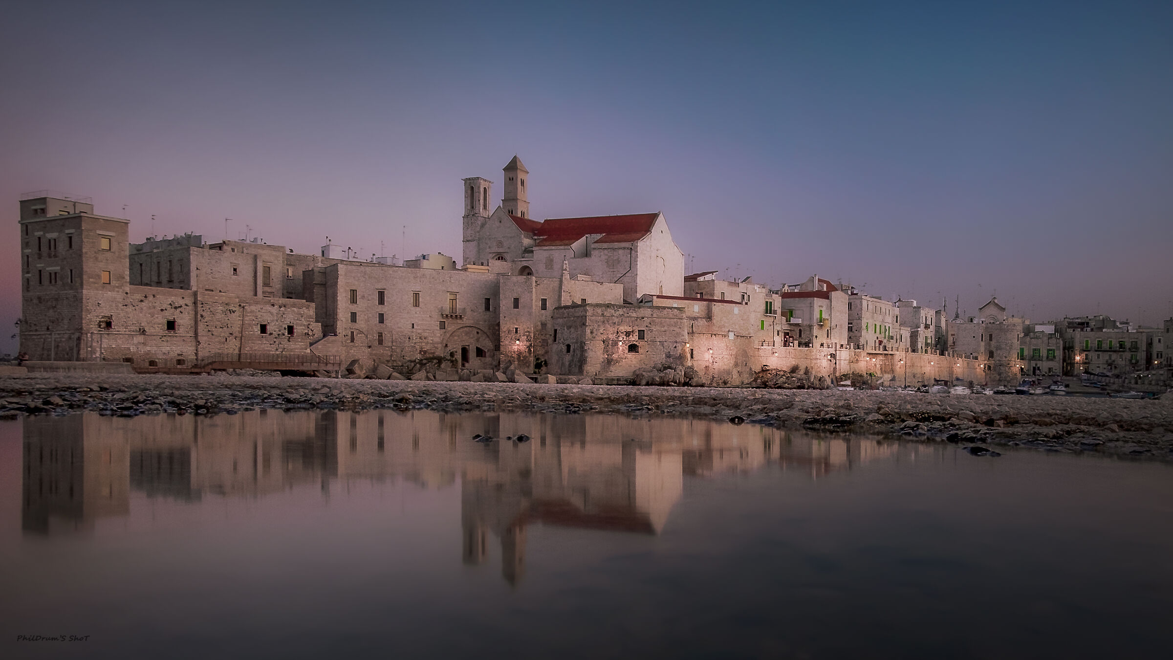 Giovinazzo riflessa