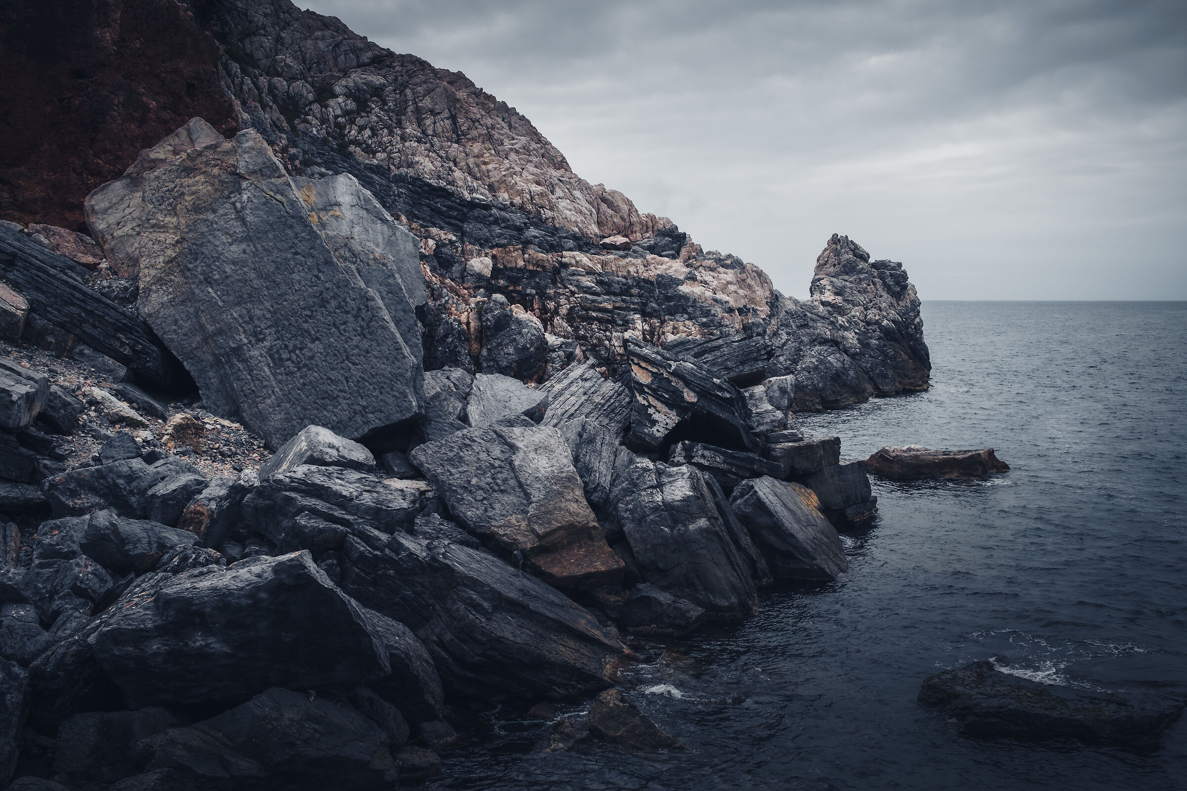 Rocks and water cap. 2