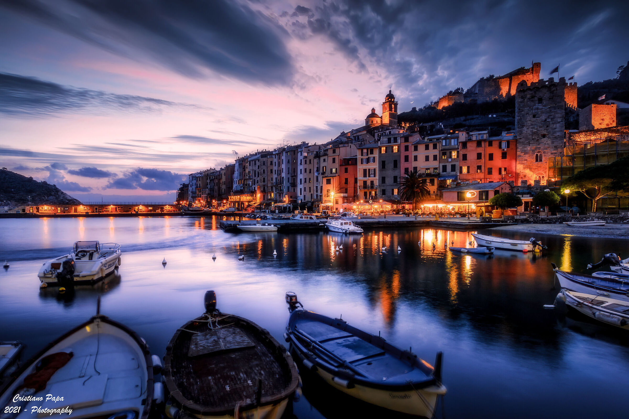 Cala la sera su Portovenere