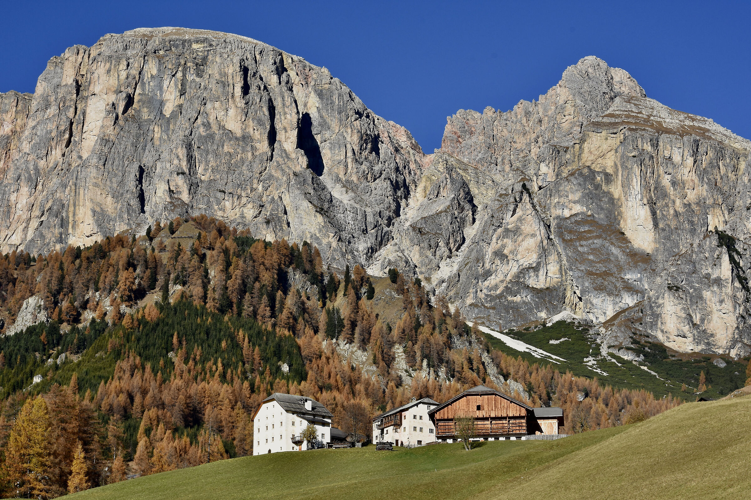 Da Colfosco verso il passo Gardena