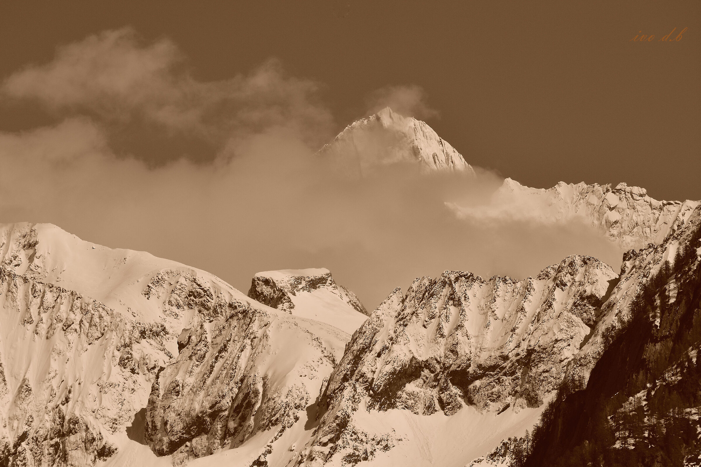 apro la finestra e.......... pizzo Badile