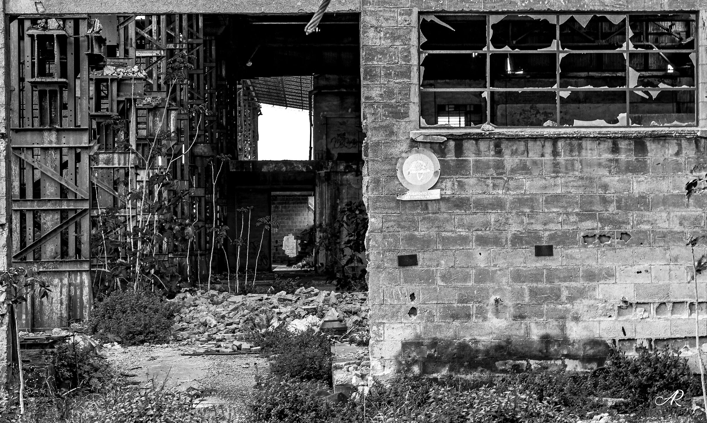 Ferriera abbandonata2