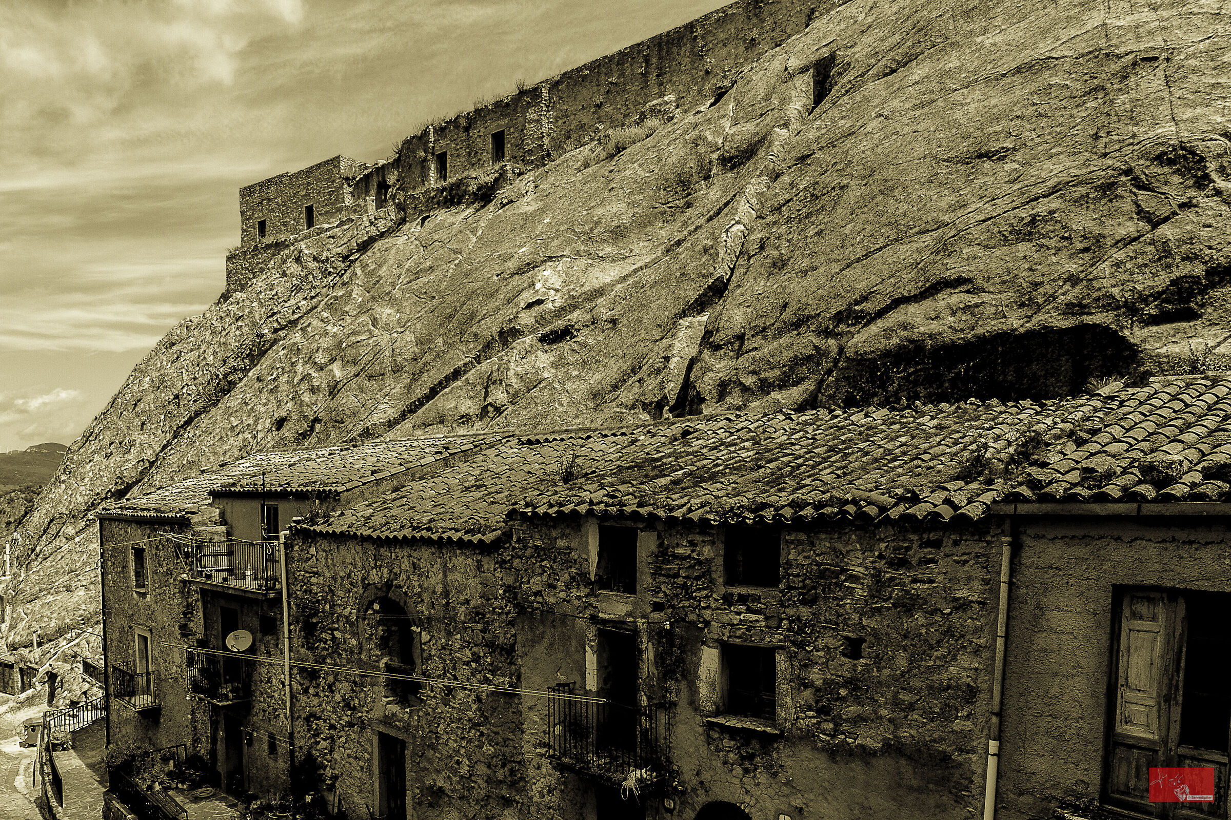 The Castle - Detail 1 - in B&N