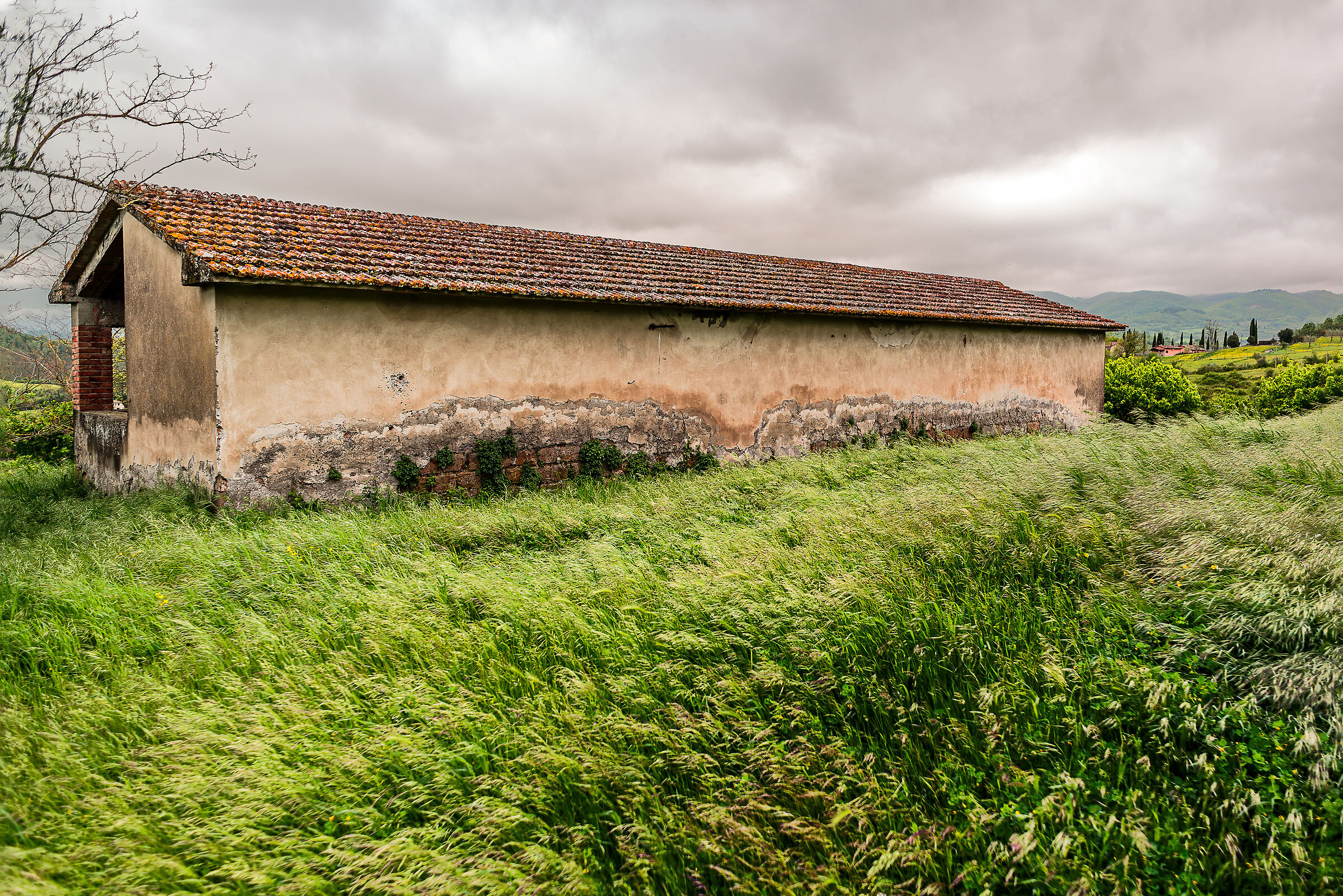 campagna umbra/toscana vecchi casolari ,vento