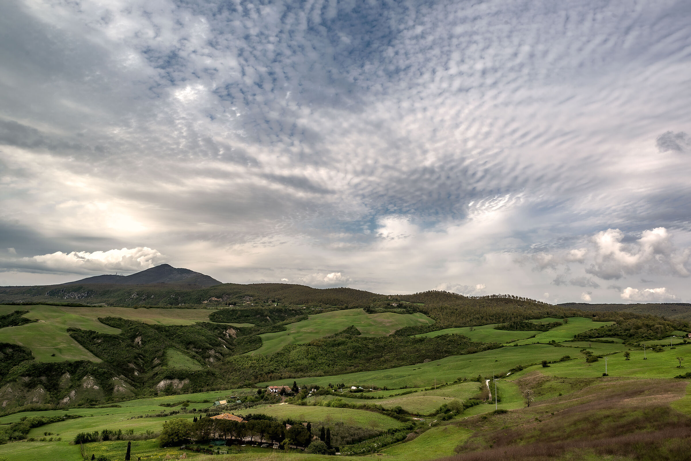 campagna toscana monte cetona lato sud/ovest , cieli