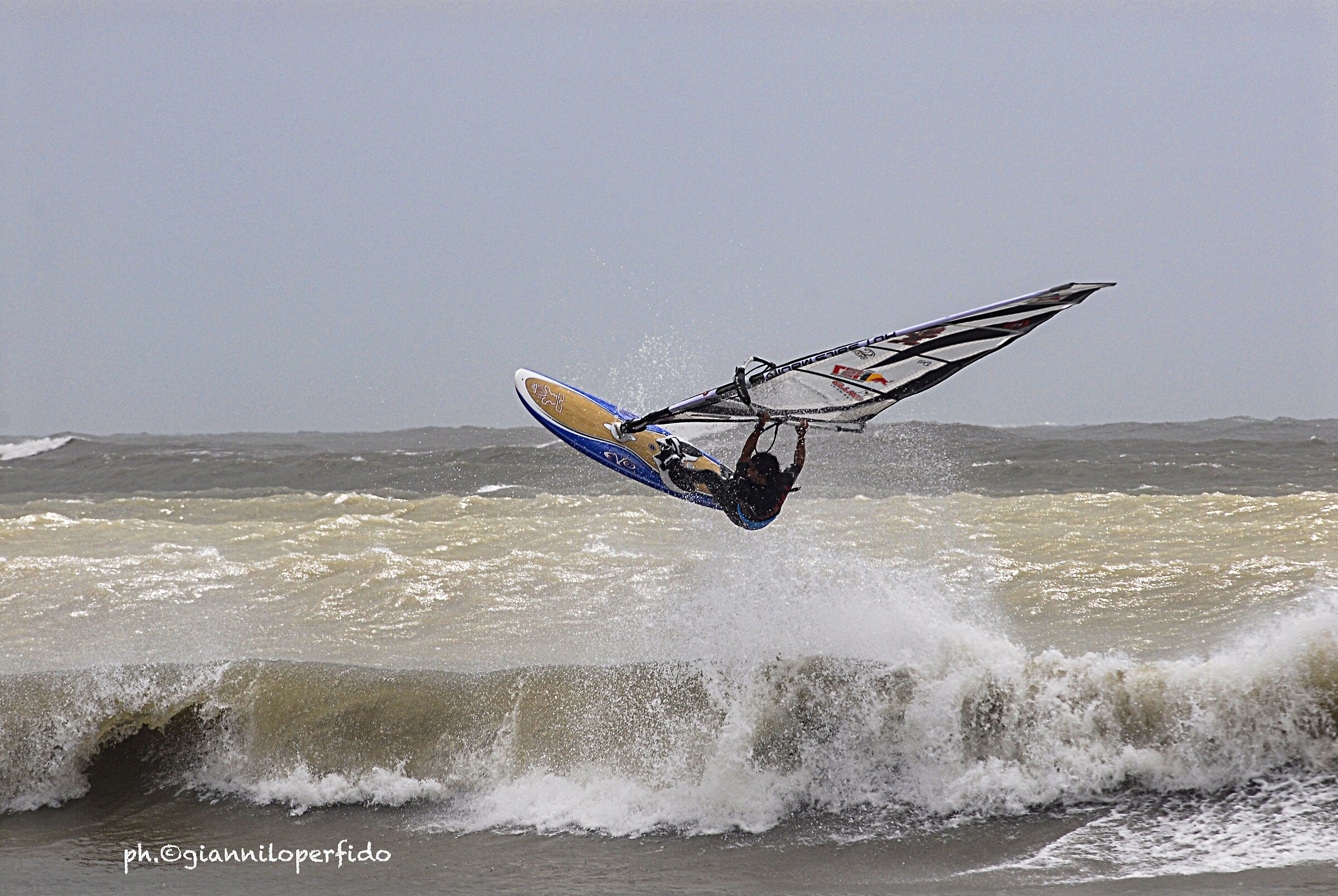 windsurf