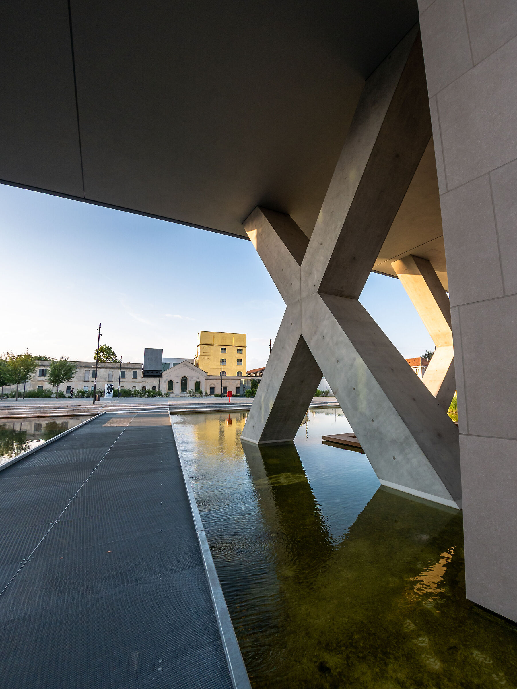 Piazza Adriano Olivetti - Milan