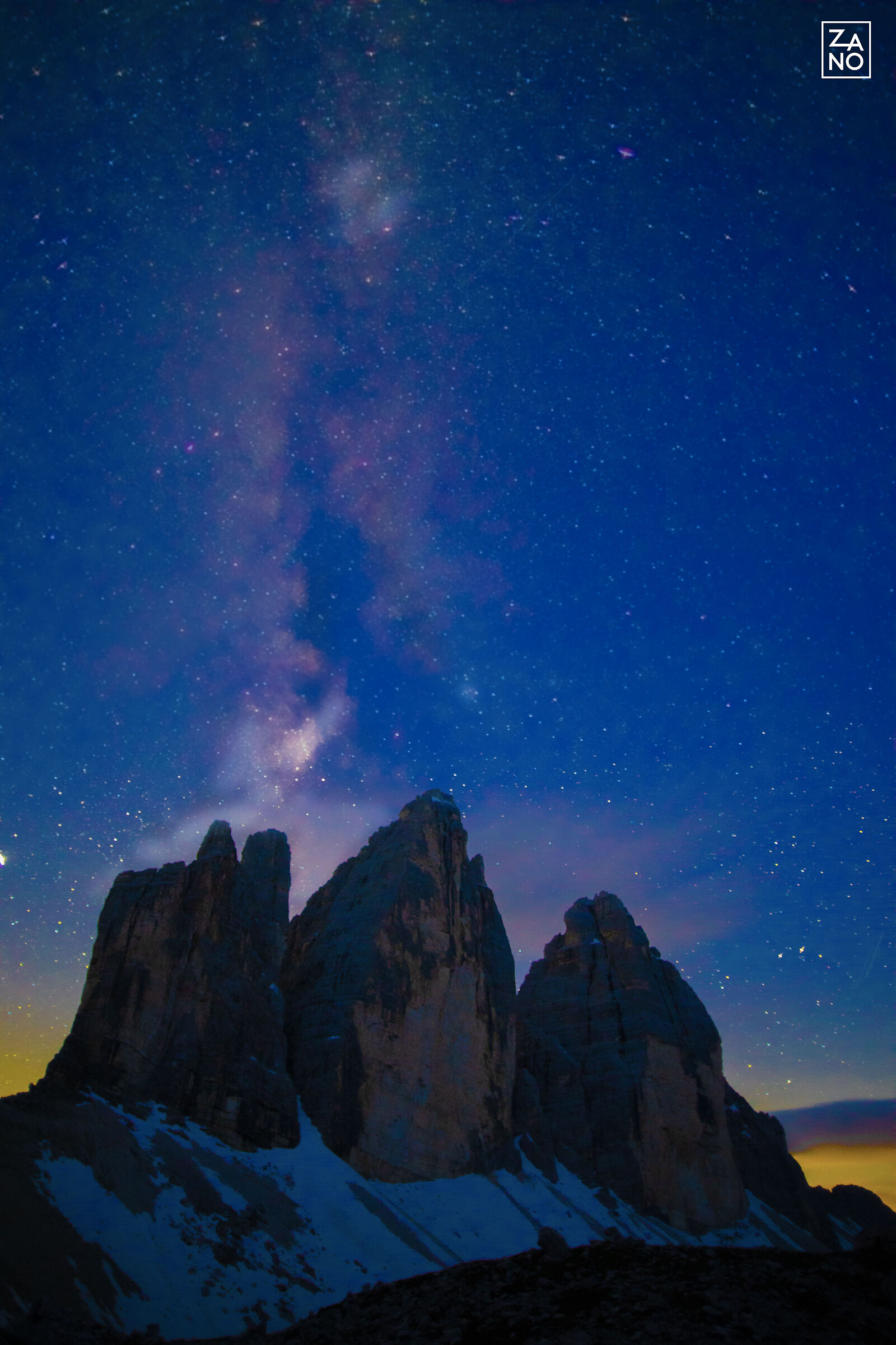 Tre cime di Lavaredo in una notte buia