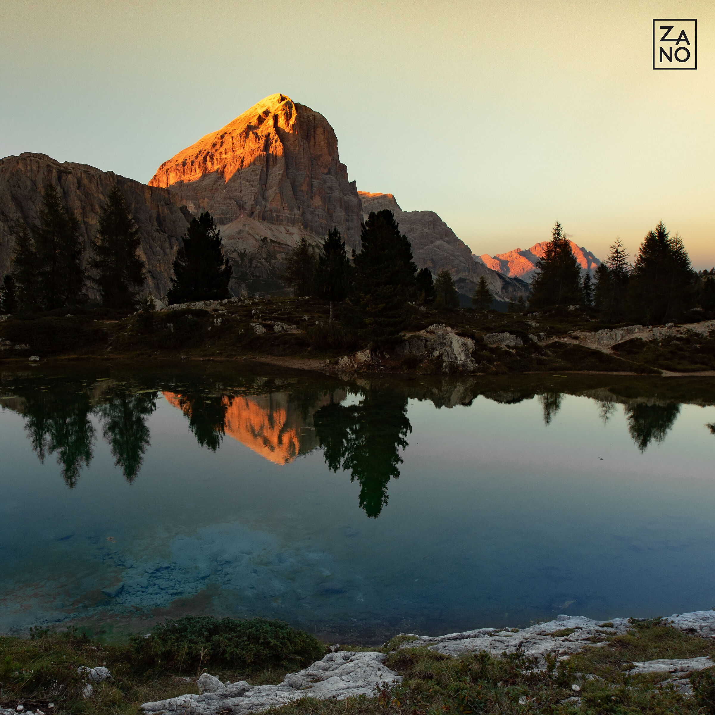 Lago di Limides al tramonto