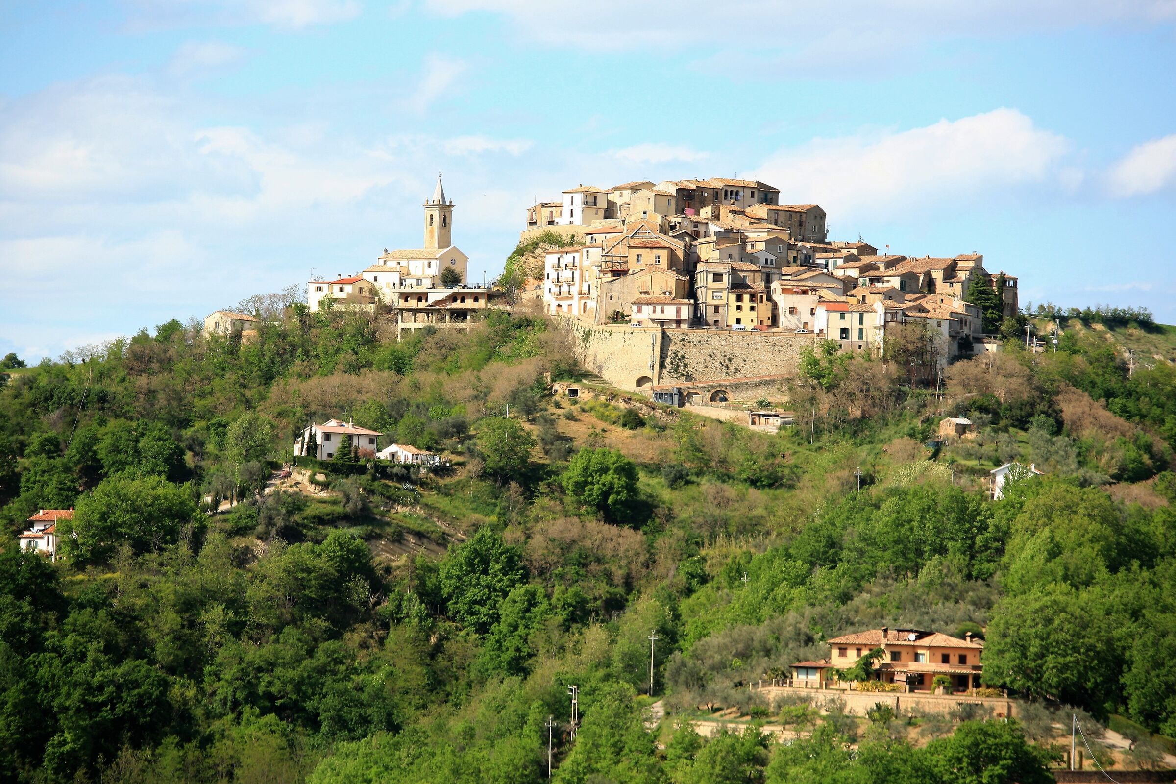 " Paese mio che stai sulla collina..."