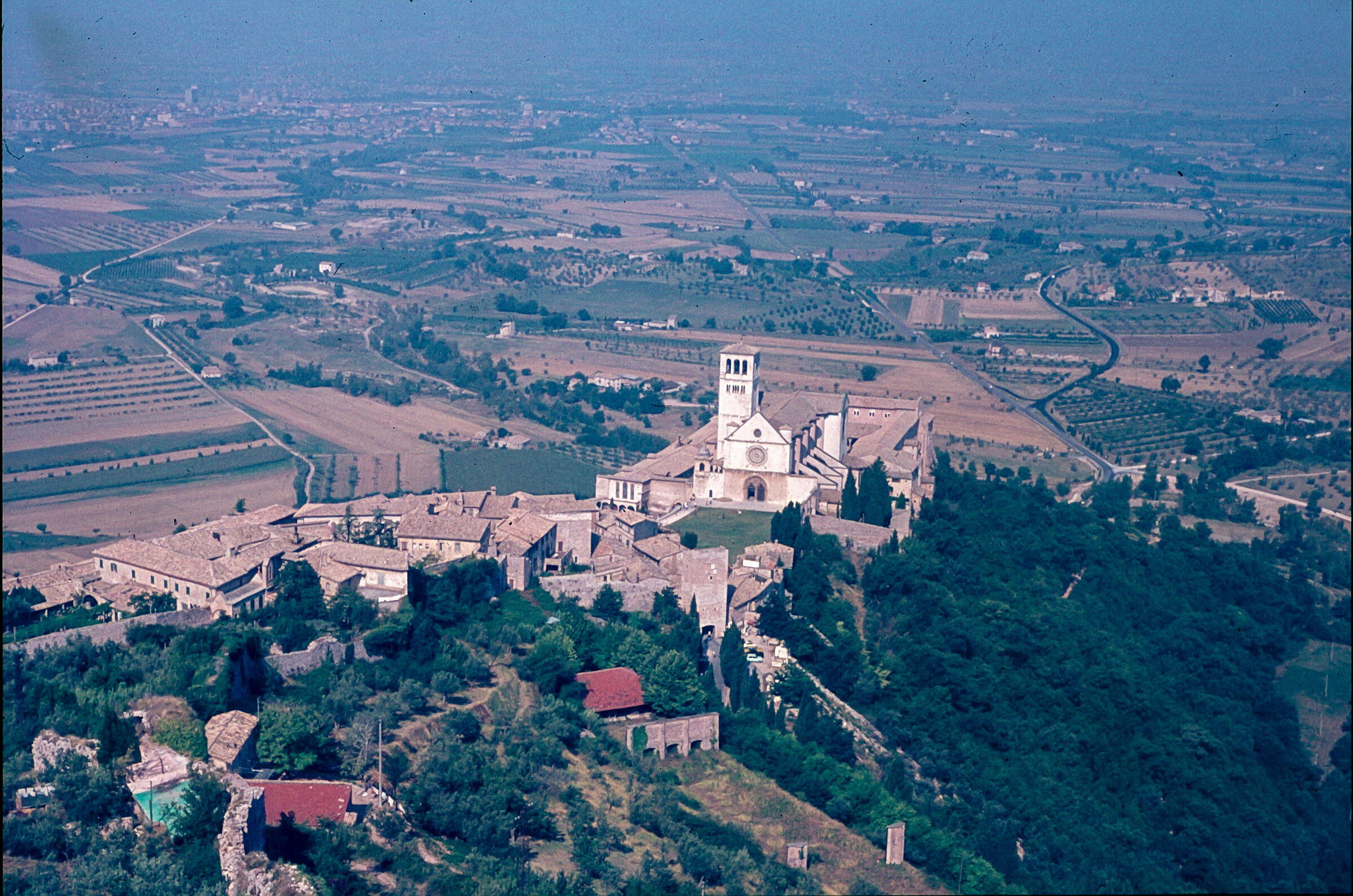 Assisi nel 77