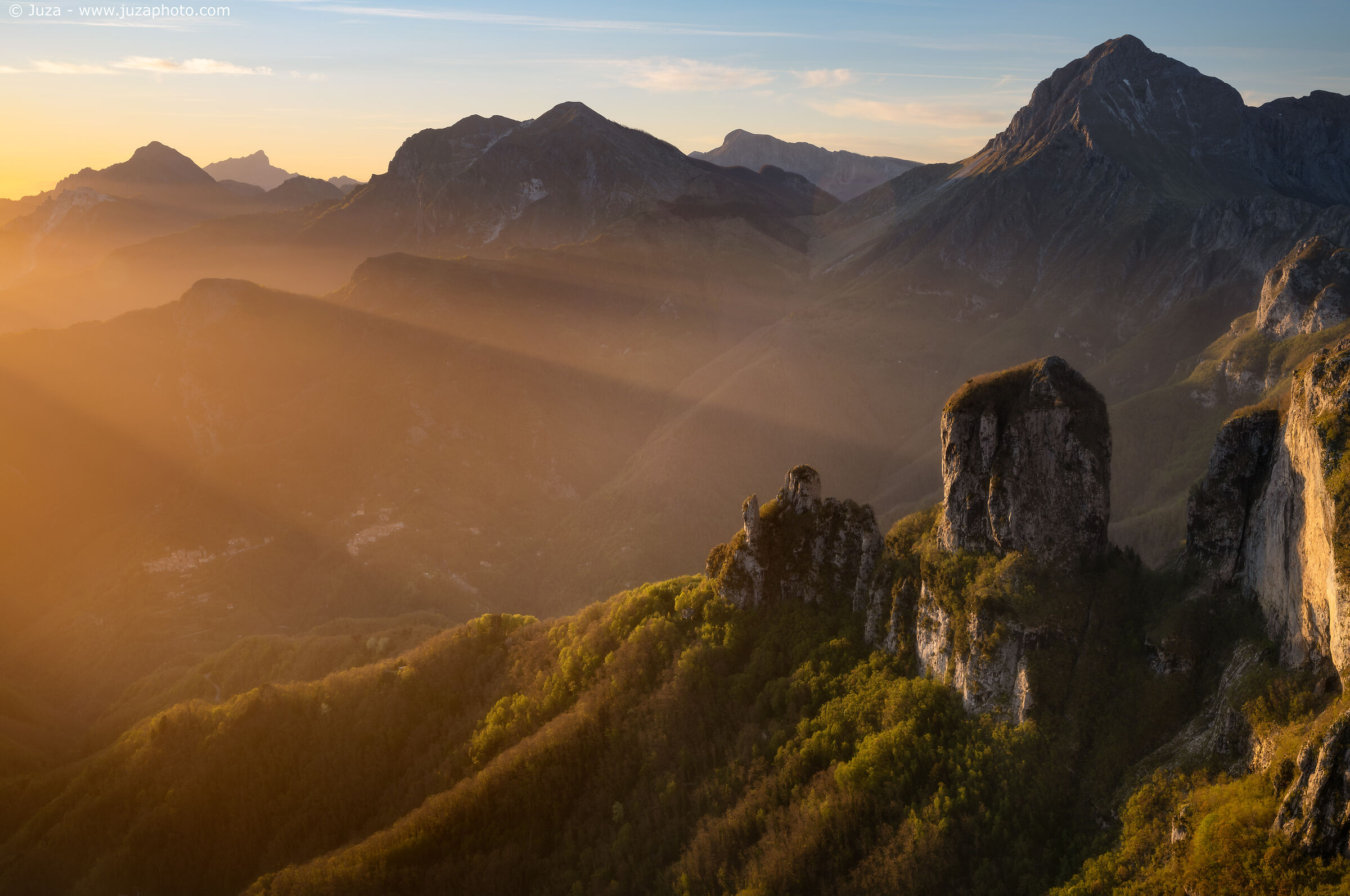 Gli ultimi raggi di sole sul Procinto