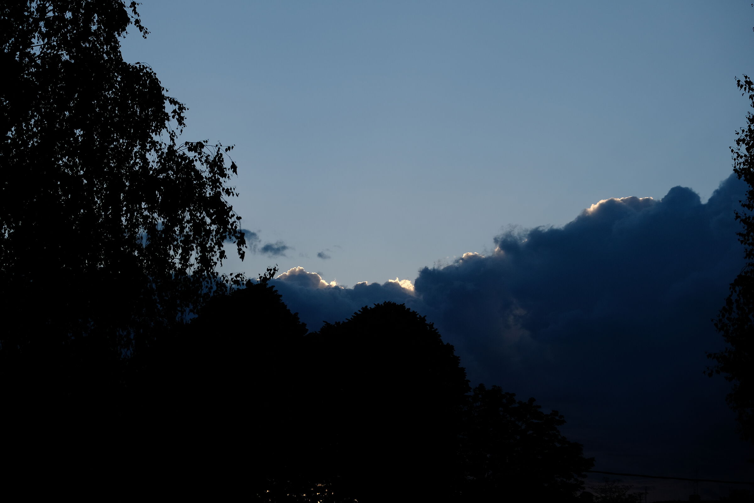 Threatening nuvoloni at sunset