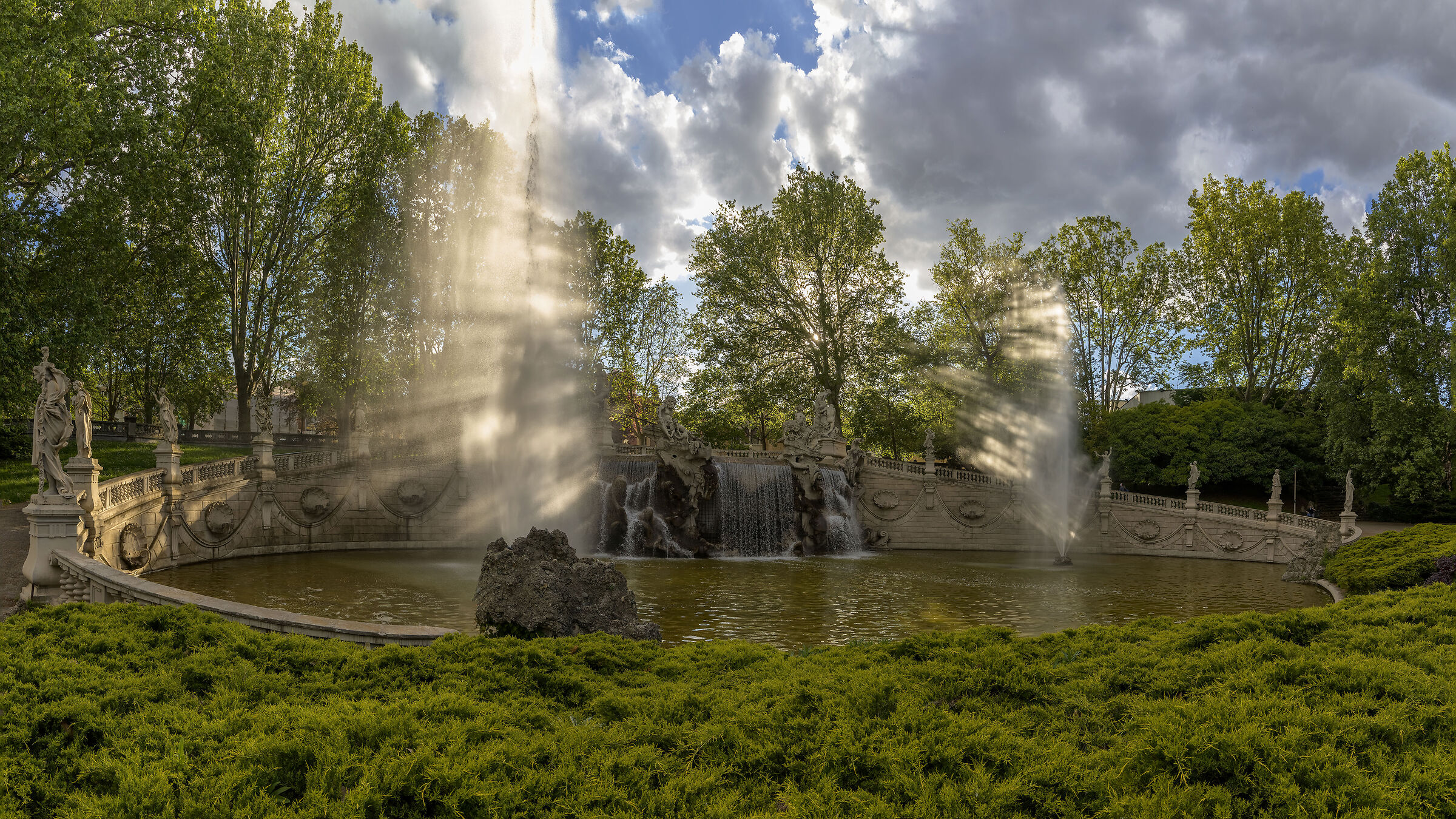 Twelve-month fountain