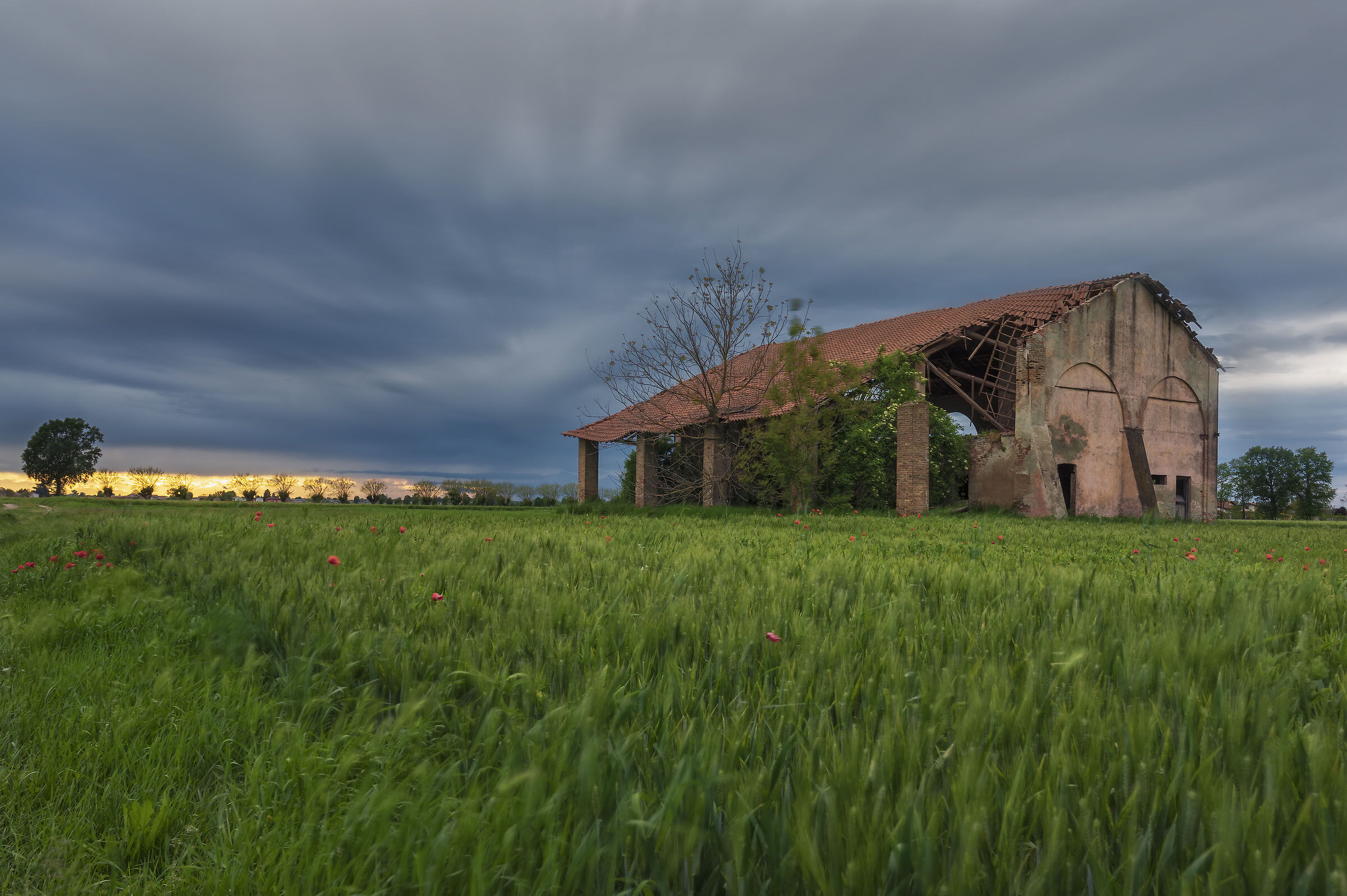 Il vecchio cascinale abbandonato