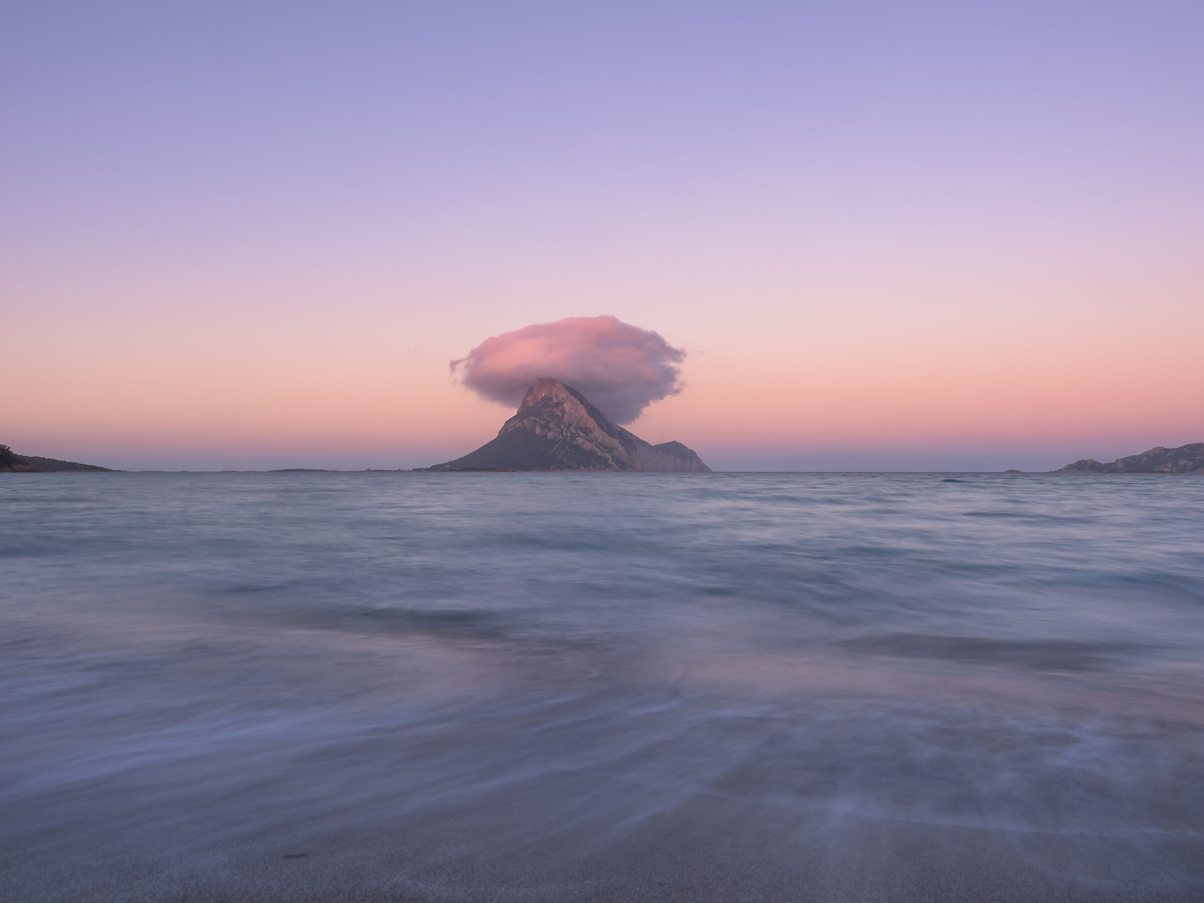 Tavolara con il cappello