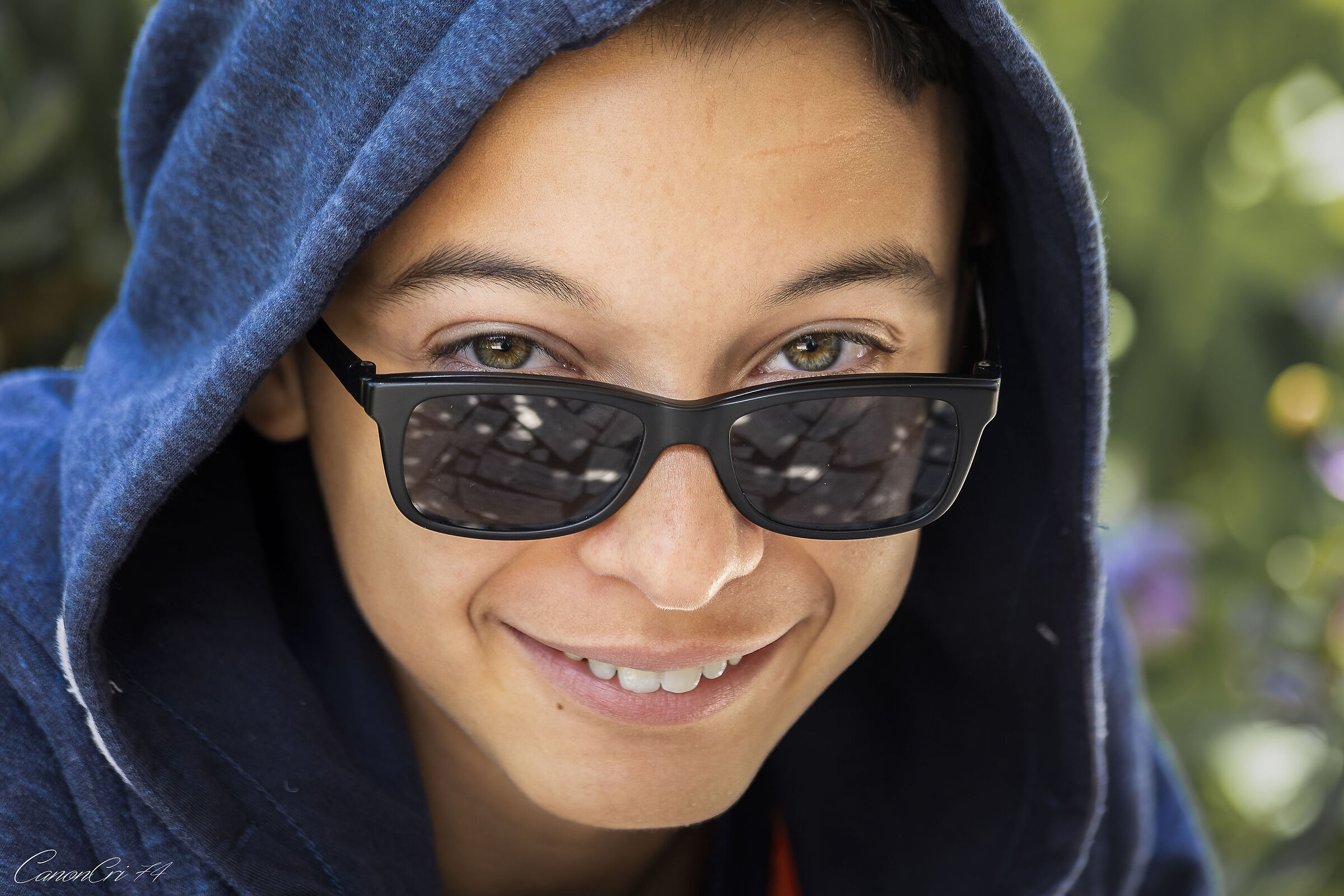 Il suo sorriso è..,...