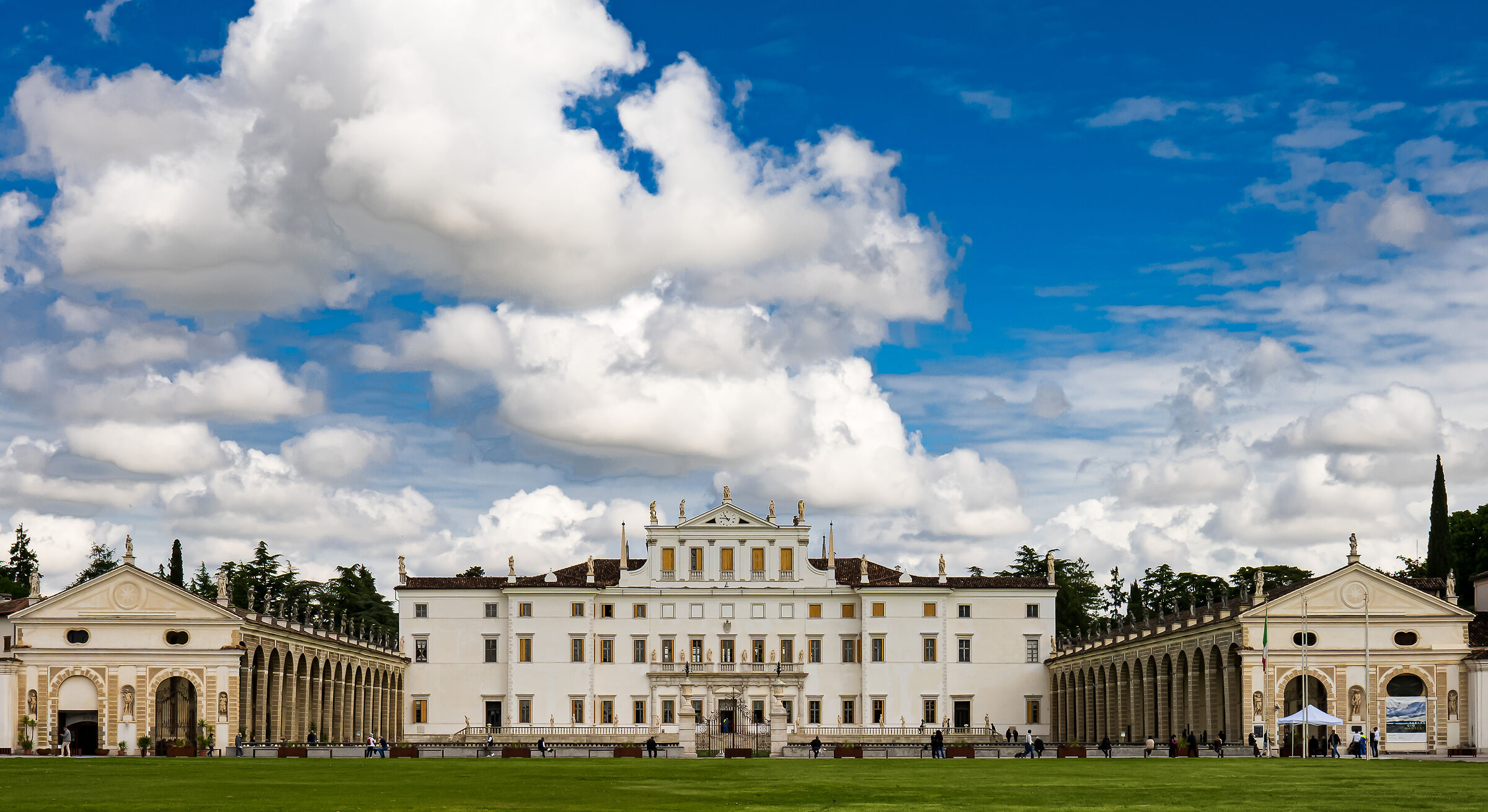Villa Manin sotto un cielo veneziano