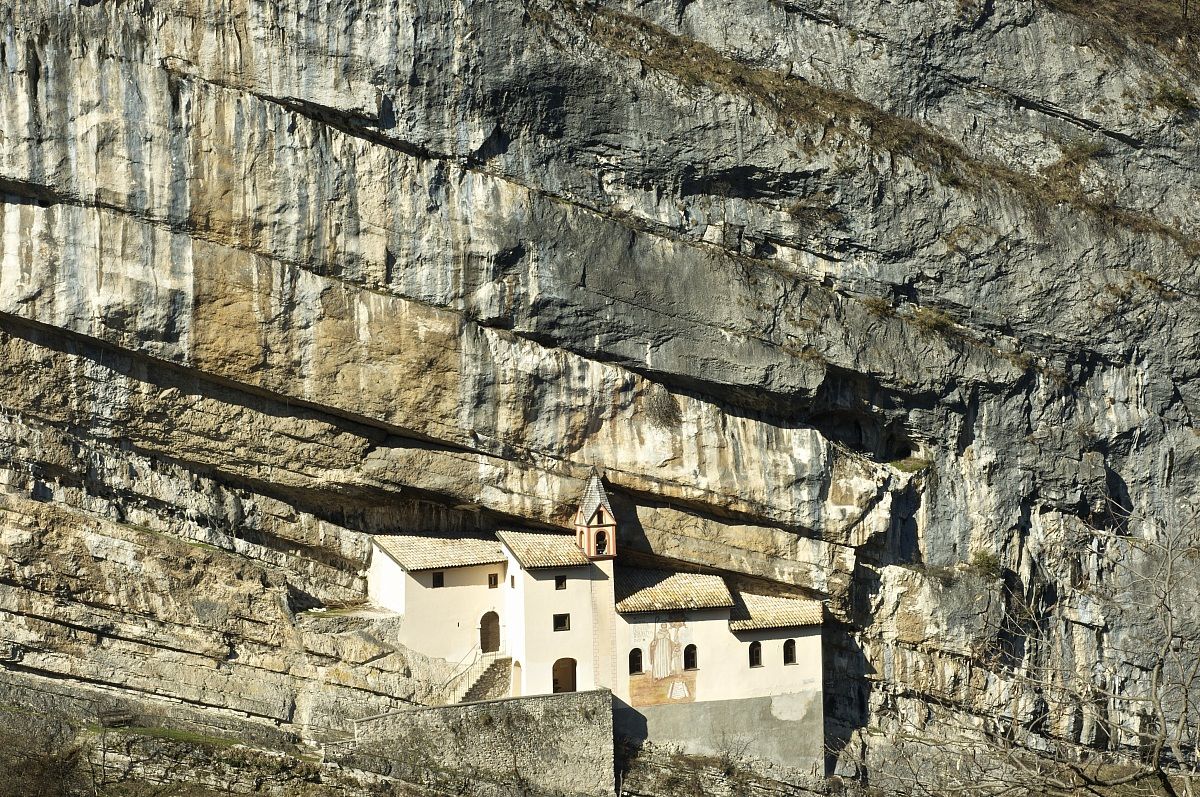 incastrata nella roccia