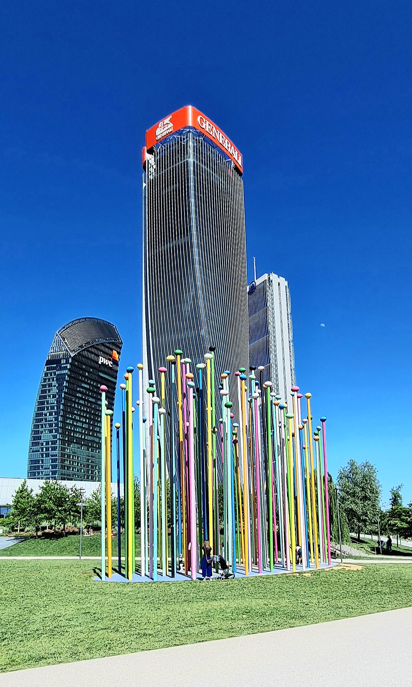 The curved twisted him the forehand