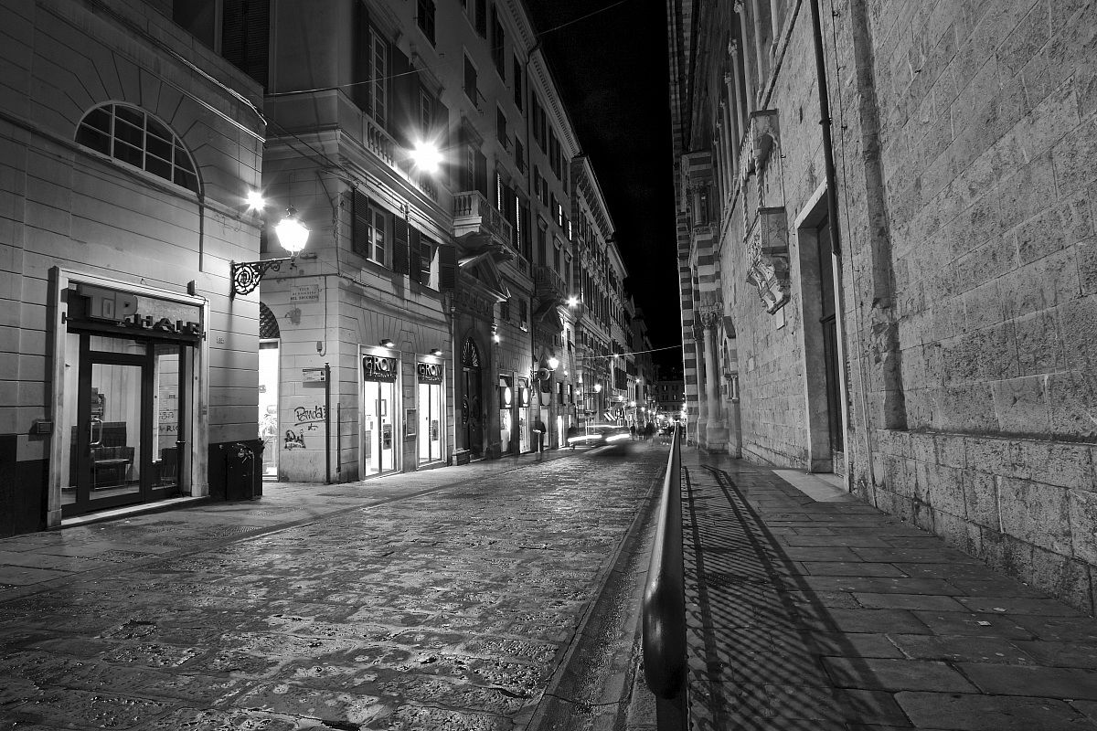 per le vie di Genova