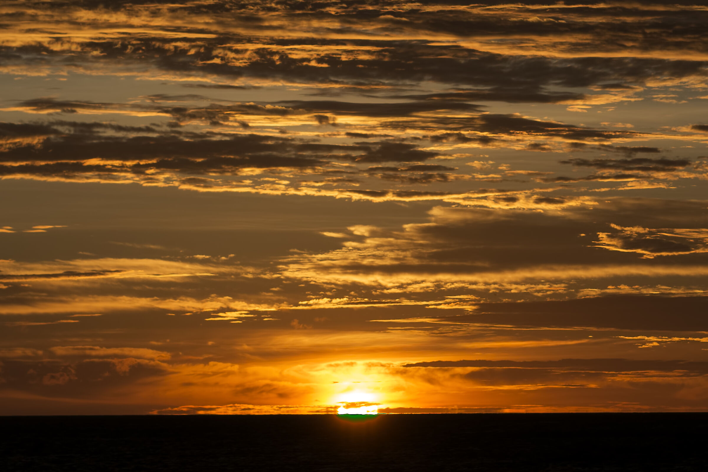 Alba sul lago Bangweulu in Zambia