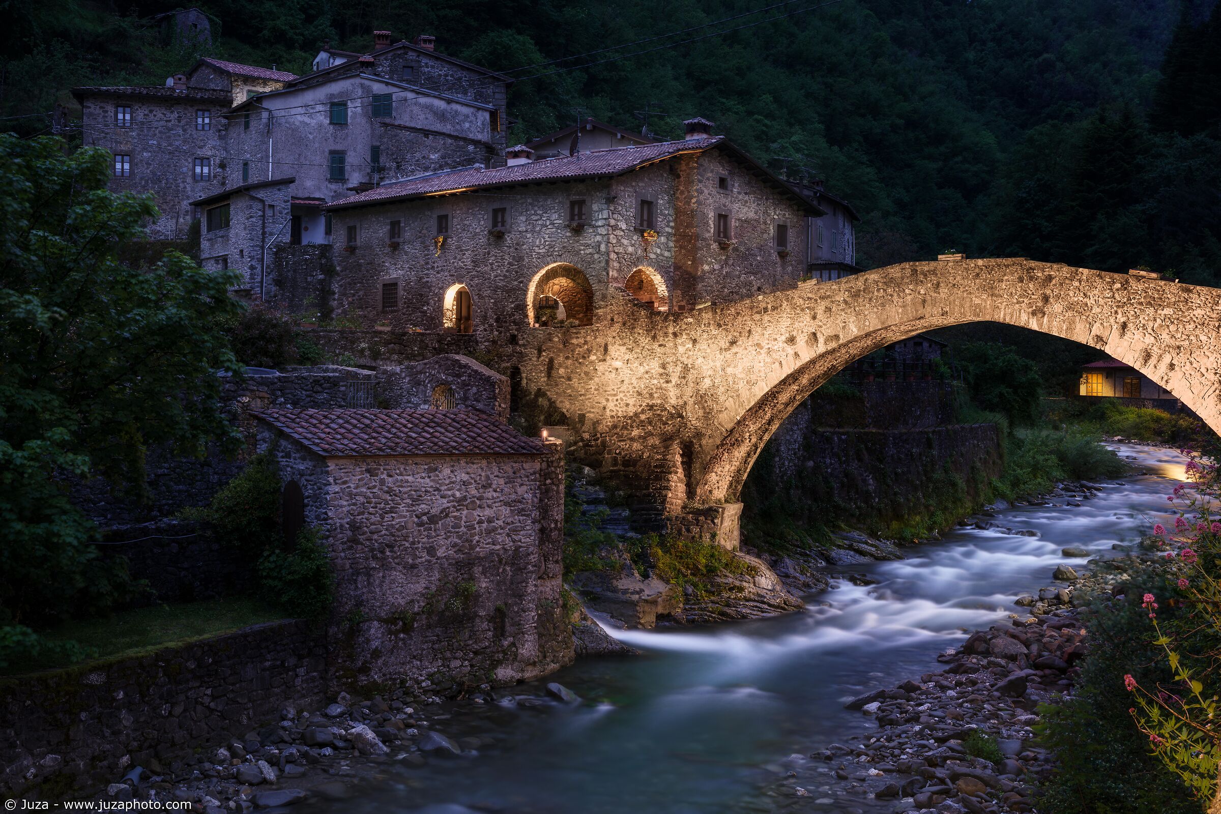 Gli incantevoli paesini delle Apuane