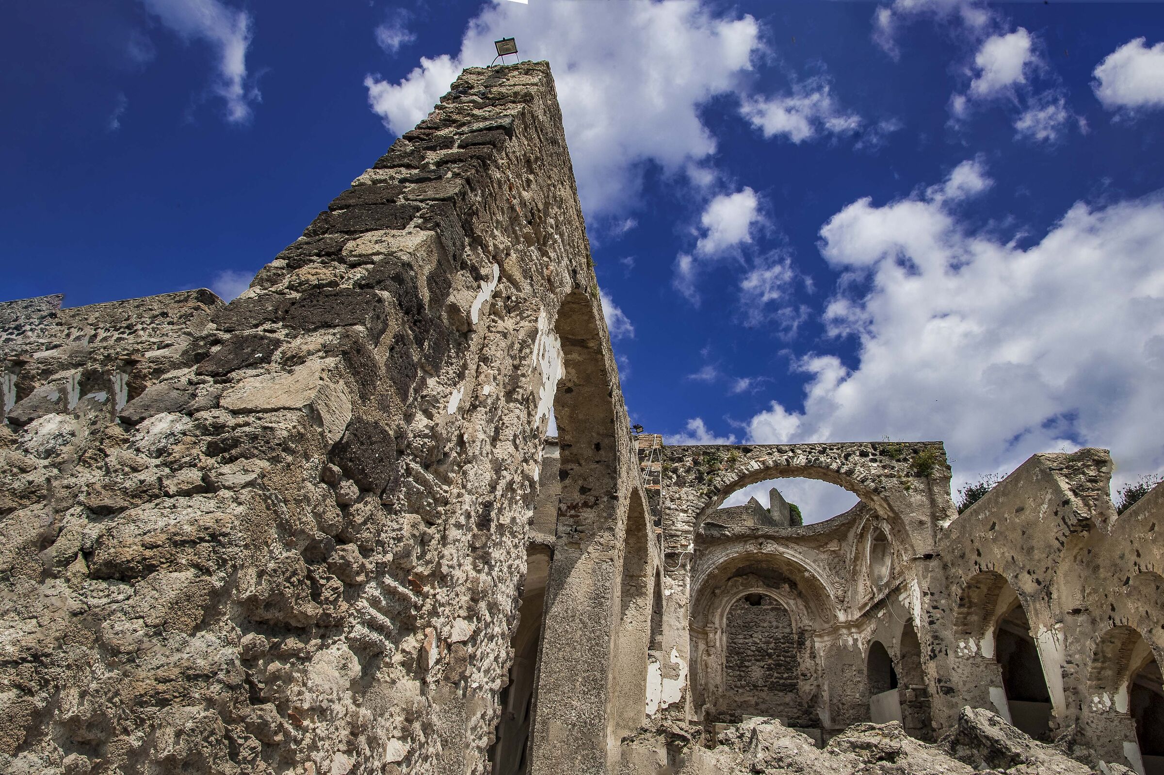 castello aragonese 6