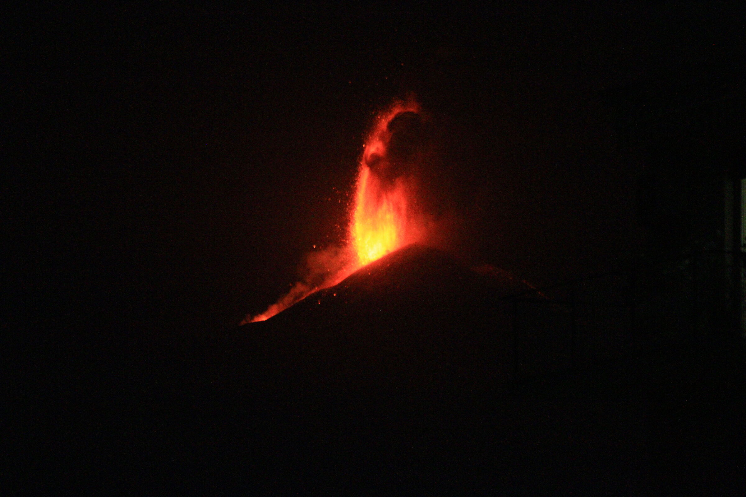 Etna eruzione del 24 maggio 2021