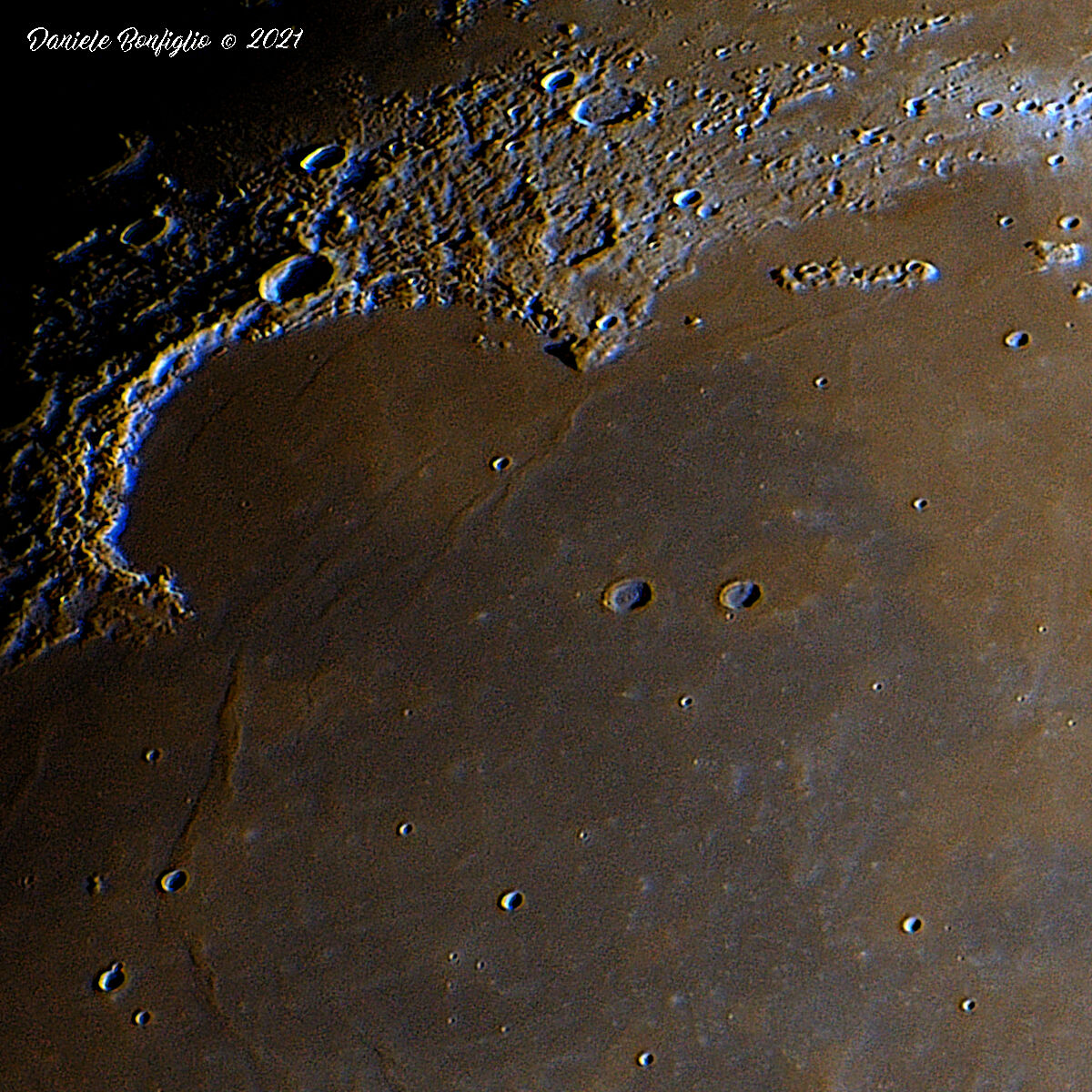 La baia dei fulmini sferzata dalle onde