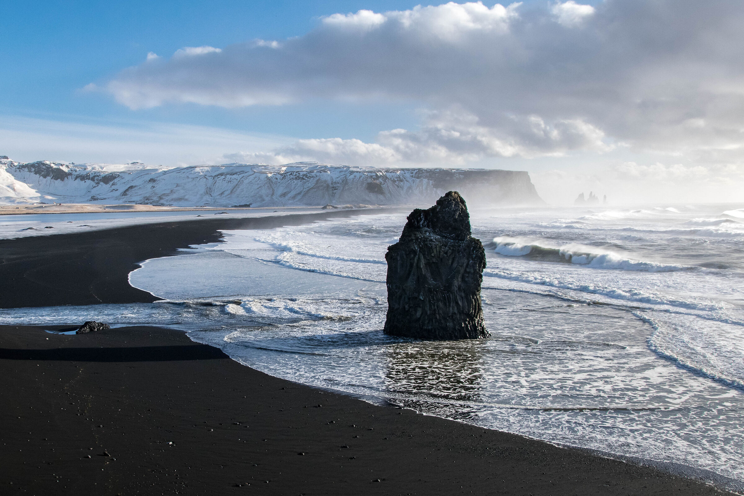 Arnardrangur , Islanda