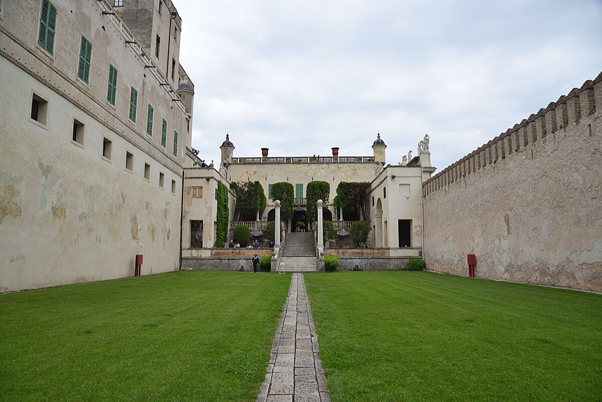 Castello del Catajo interno