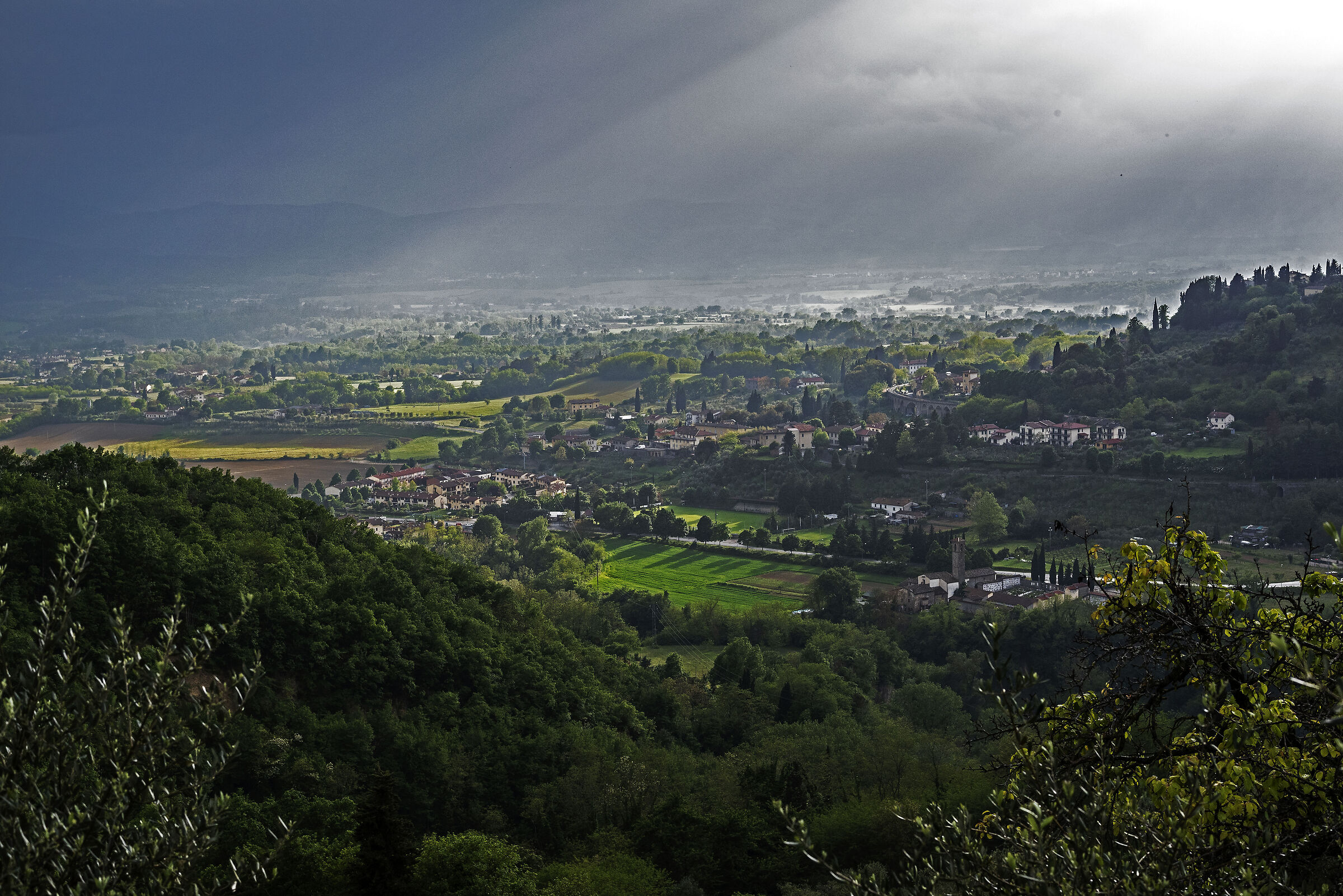 Ronta in the background