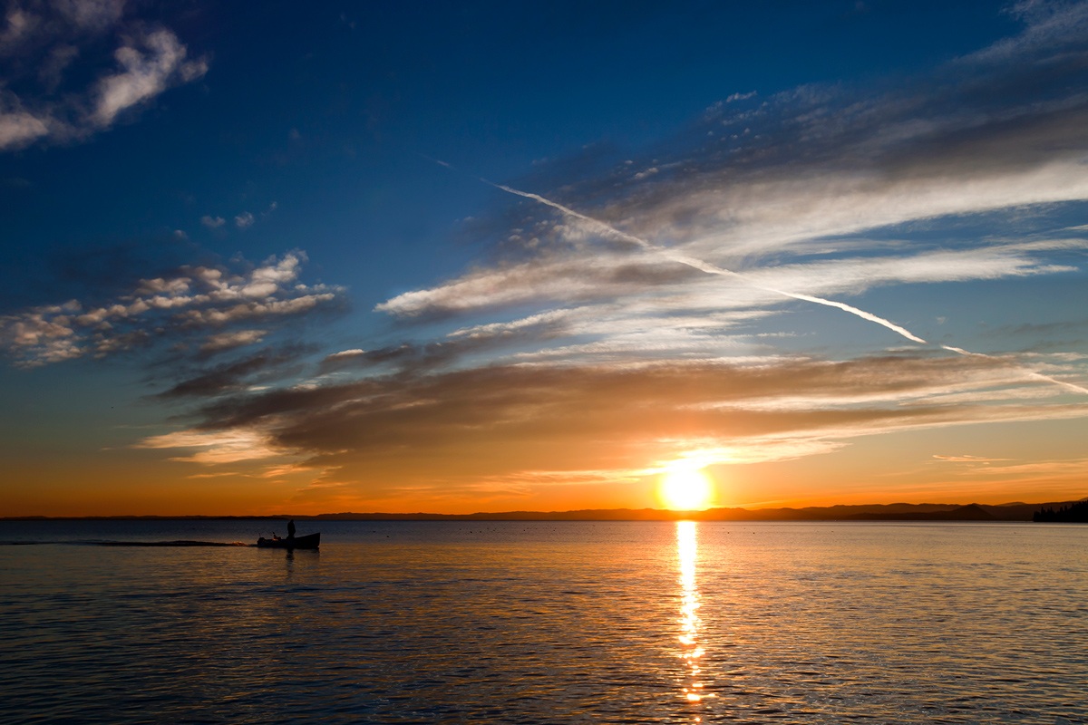 Tramonto sul lago