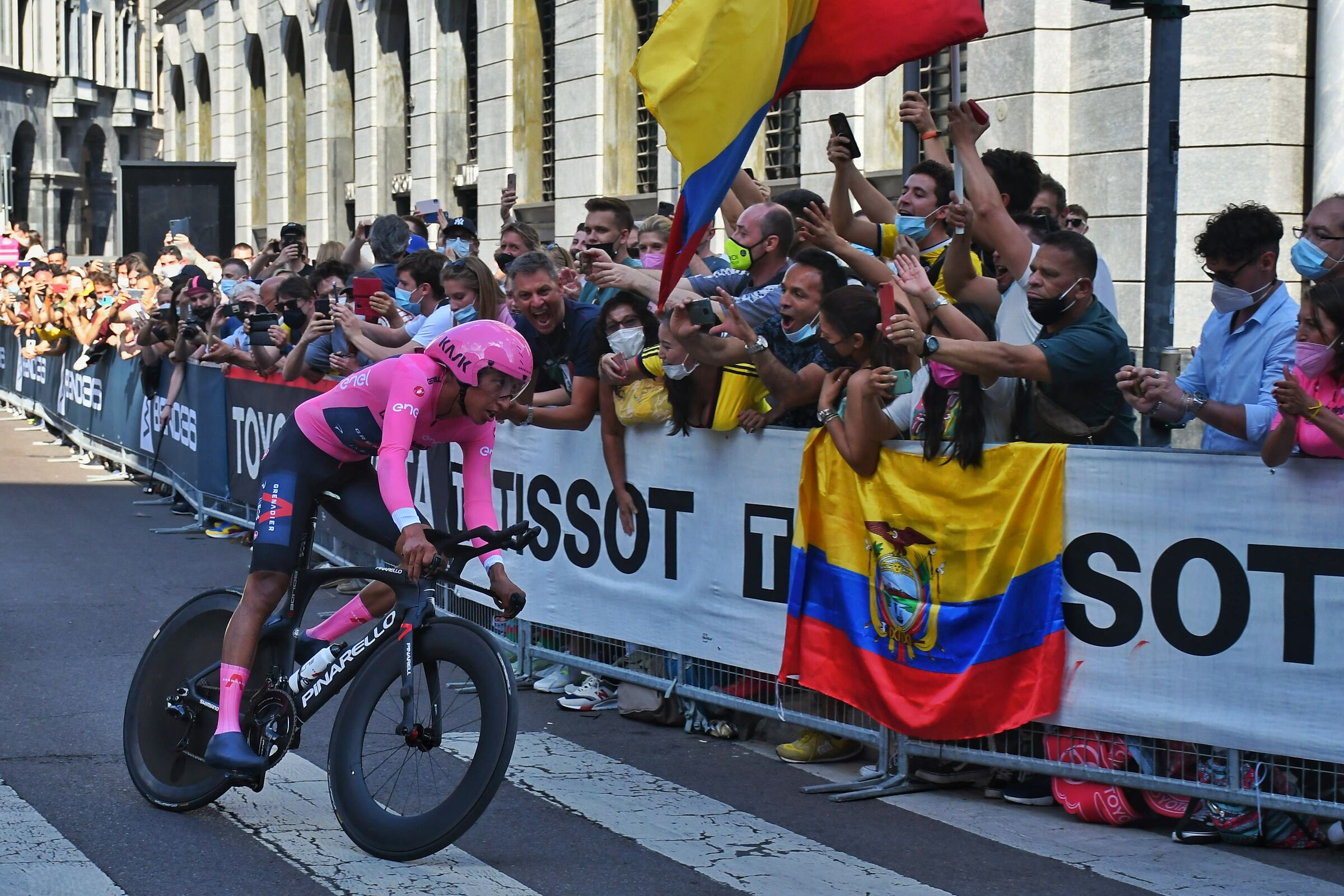 Giro d'Italia 2021 - il colombiano Bernal a Milano