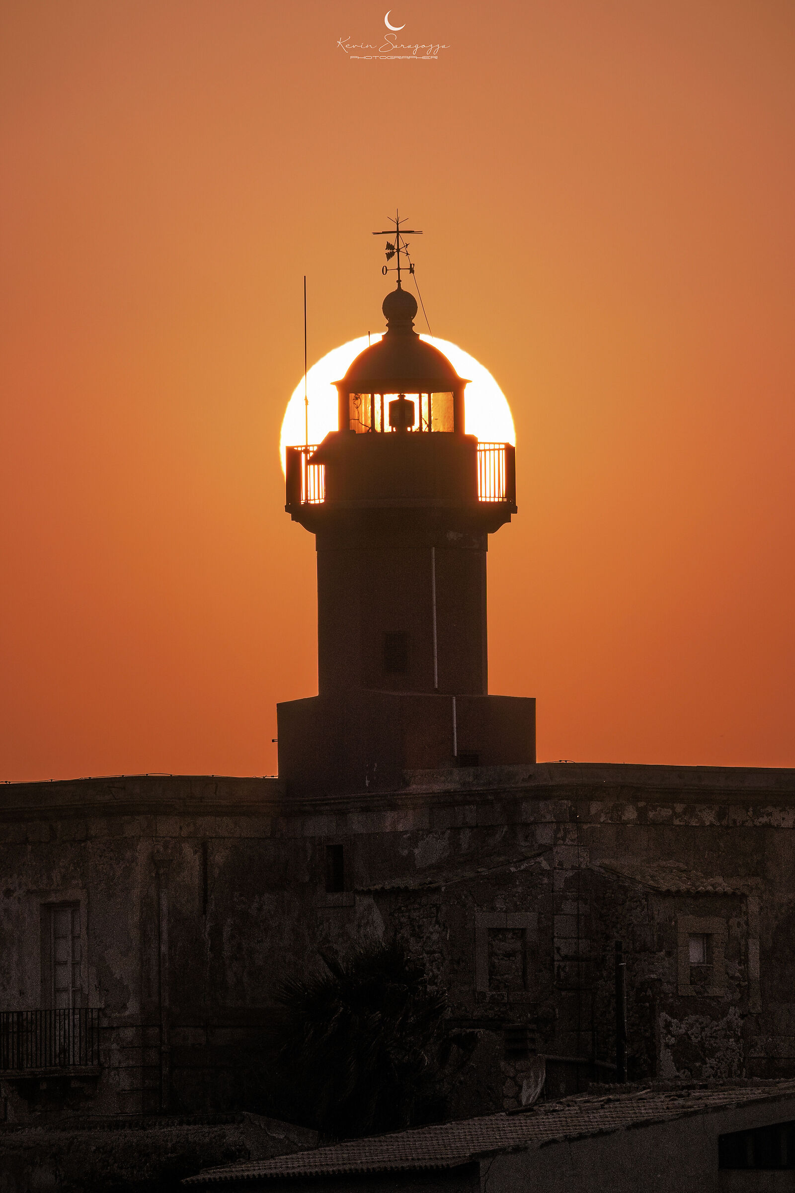 Tramonto Siracusano dietro il faro Massolivieri
