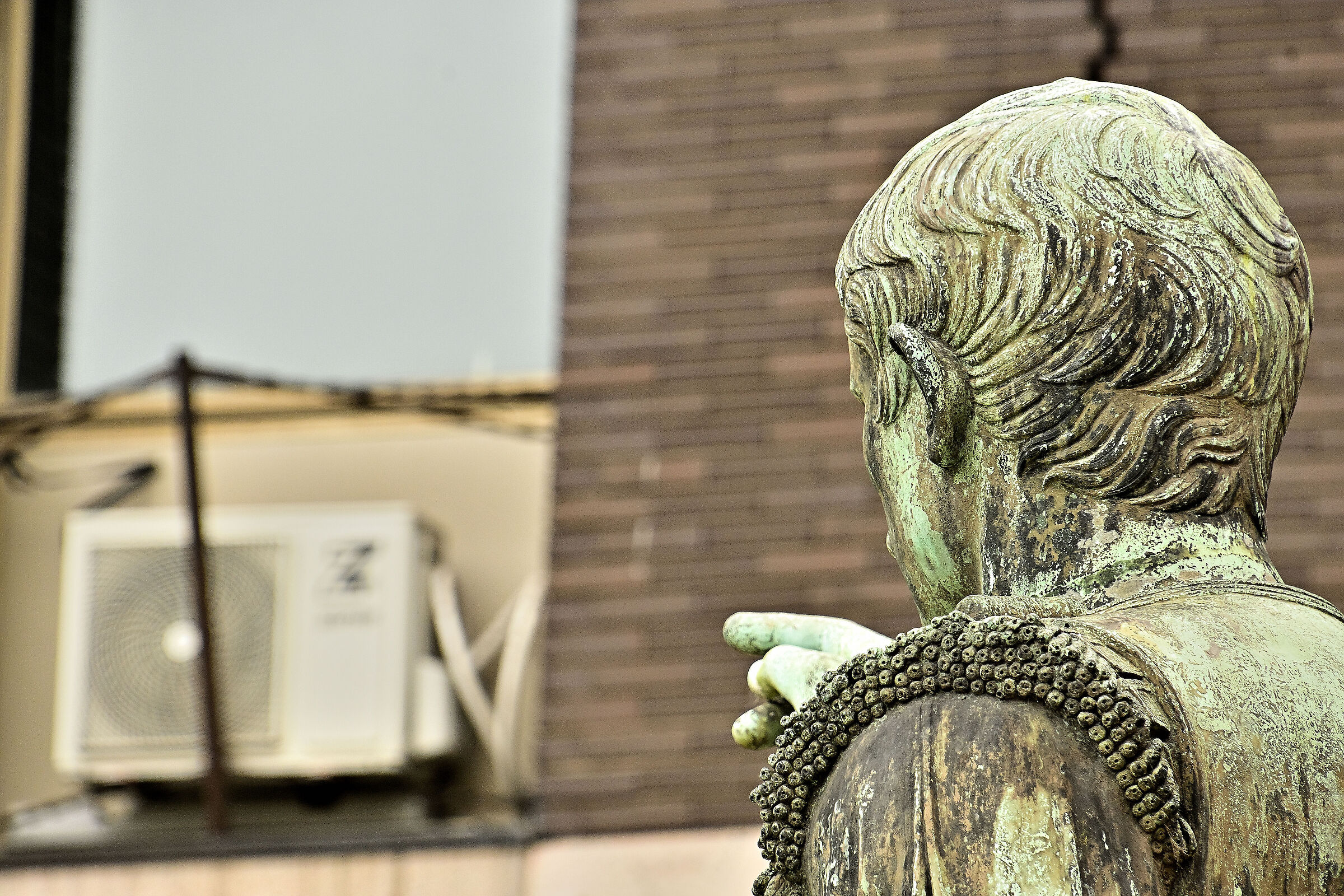 spegnete quel coso....non mi fa dormire