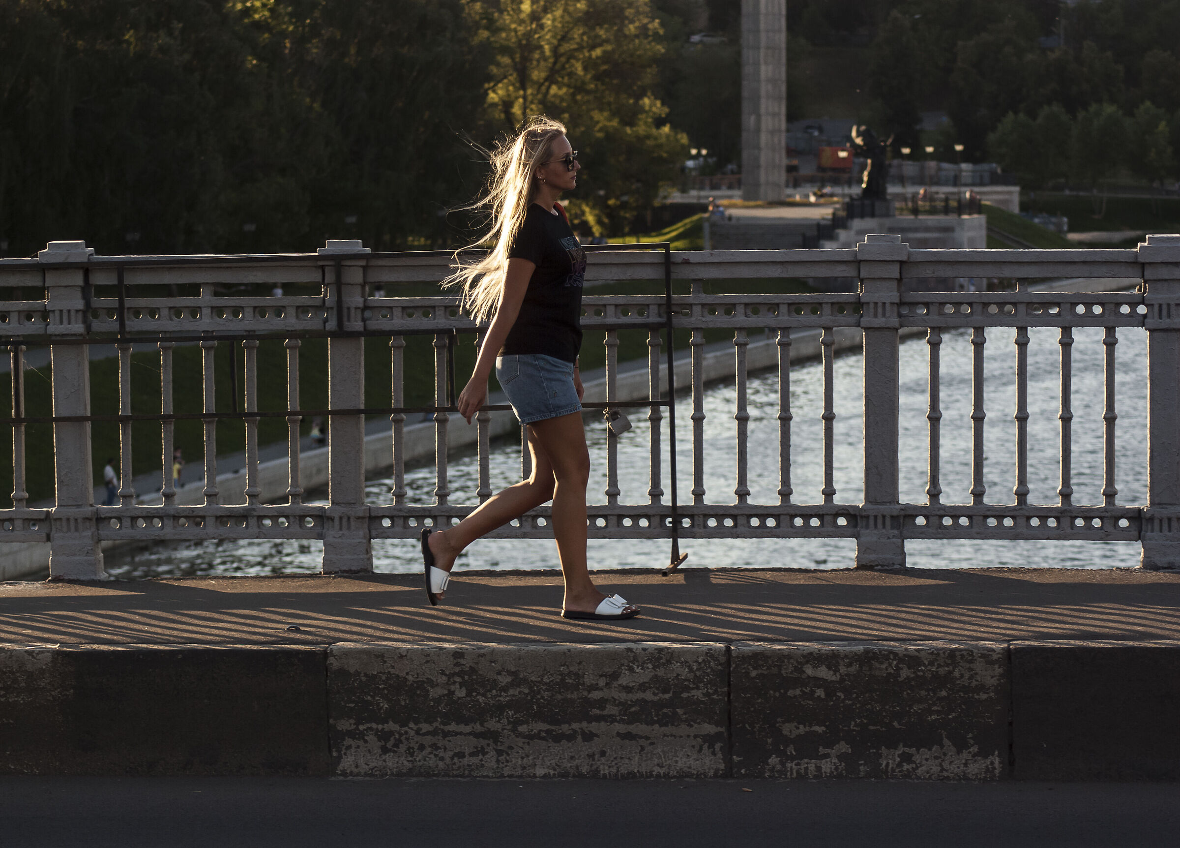 ... When the sun kisses ...